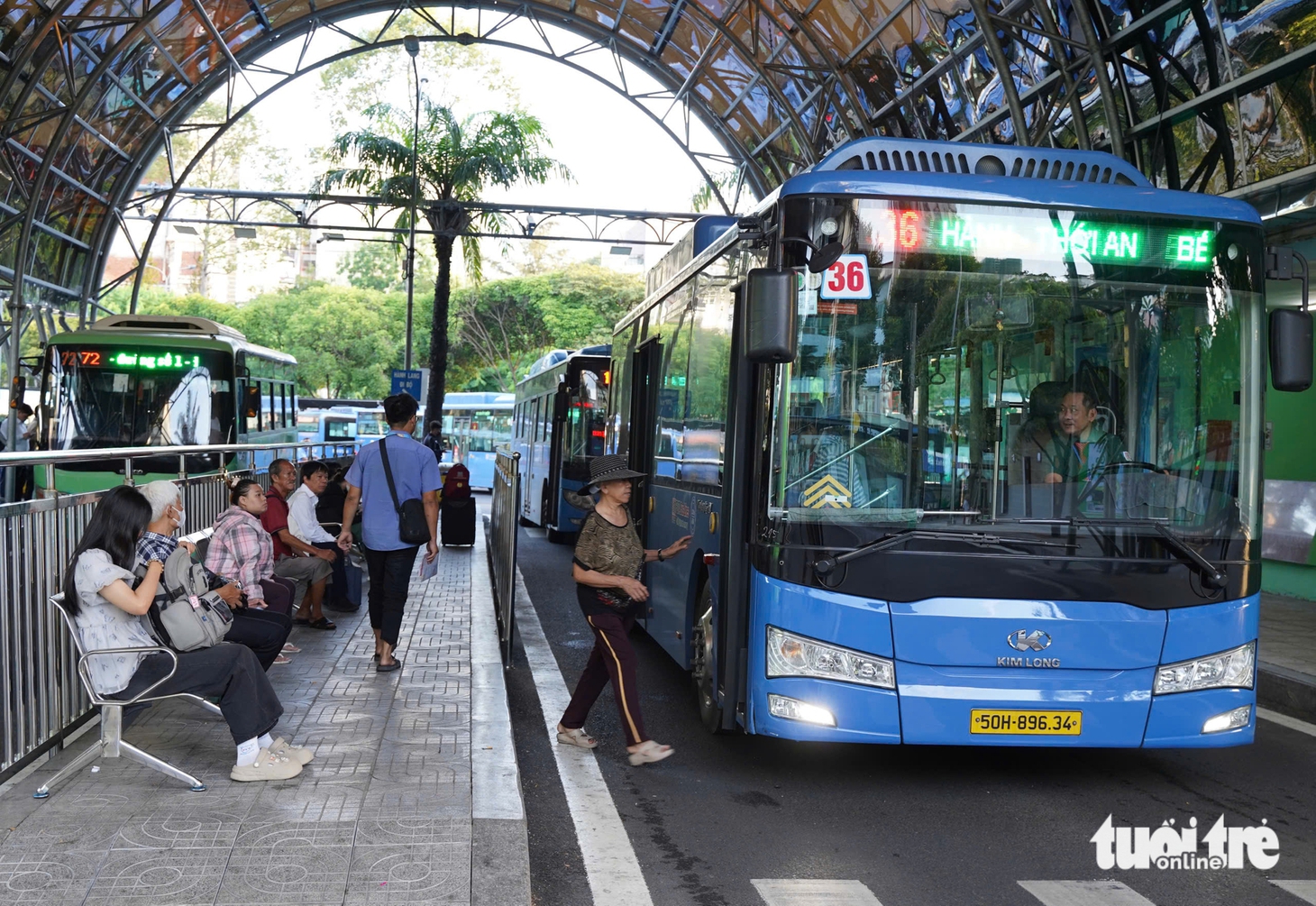 TP.HCM miễn vé xe buýt: Người dân tính chuyện không thuê trọ, đi làm bằng buýt mỗi ngày - Ảnh 1.