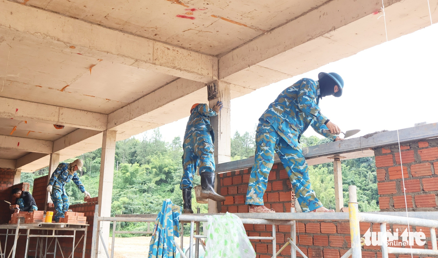 'Tốc lực' ở những ngôi trường nội trú liên cấp miền biên viễn, mồ hôi đổ vì tương lai trẻ thơ - Ảnh 10.