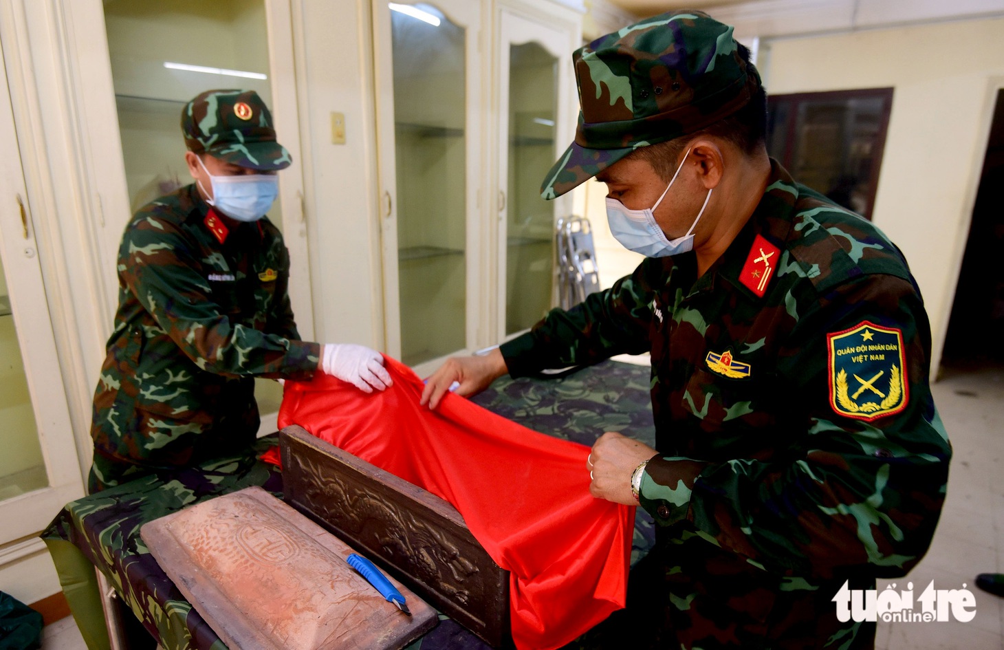 Thấy thêm nhiều hài cốt tại công viên Lê Thị Riêng, nhói lòng các liệt sĩ chôn chồng lên nhau - Ảnh 4.