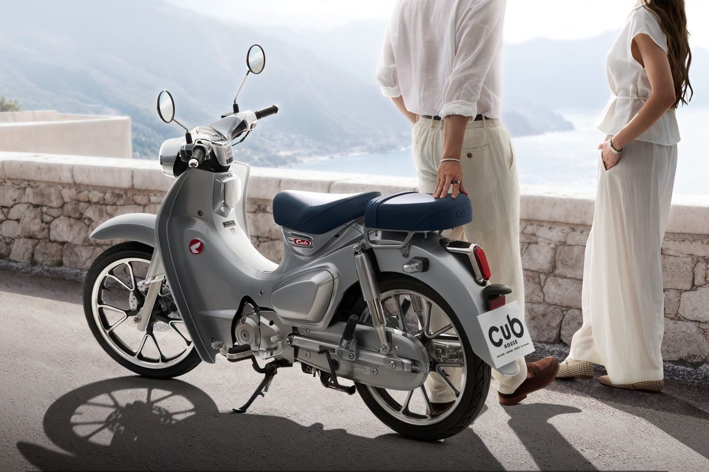 Honda Super Cub có bản mới bắt mắt hơn, phanh ABS, dùng được xăng sinh học - Ảnh 3.
