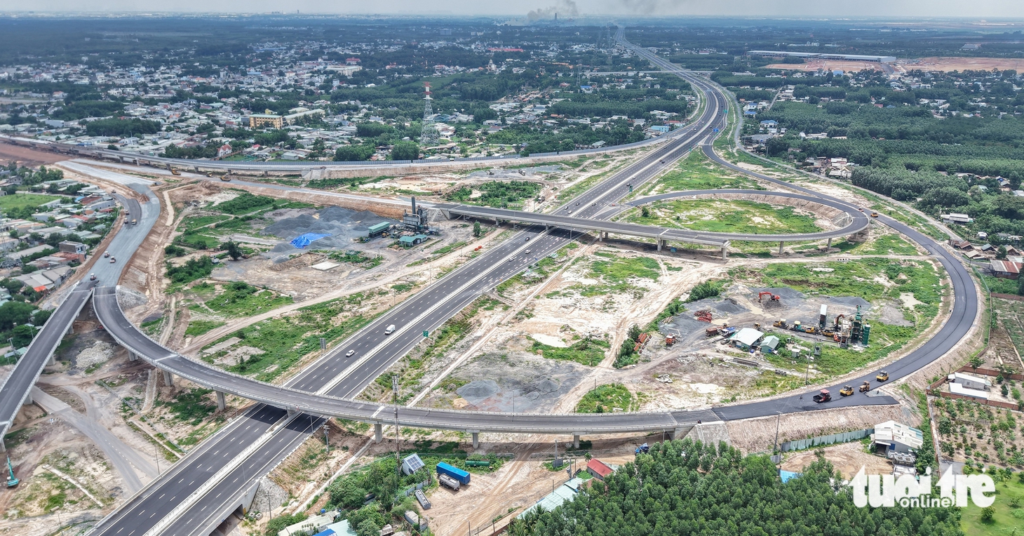 Tăng tốc kết nối sân bay Long Thành: Cao tốc Bến Lức - Long Thành sắp thông toàn tuyến sau 12 năm chờ đợi - Ảnh 10.
