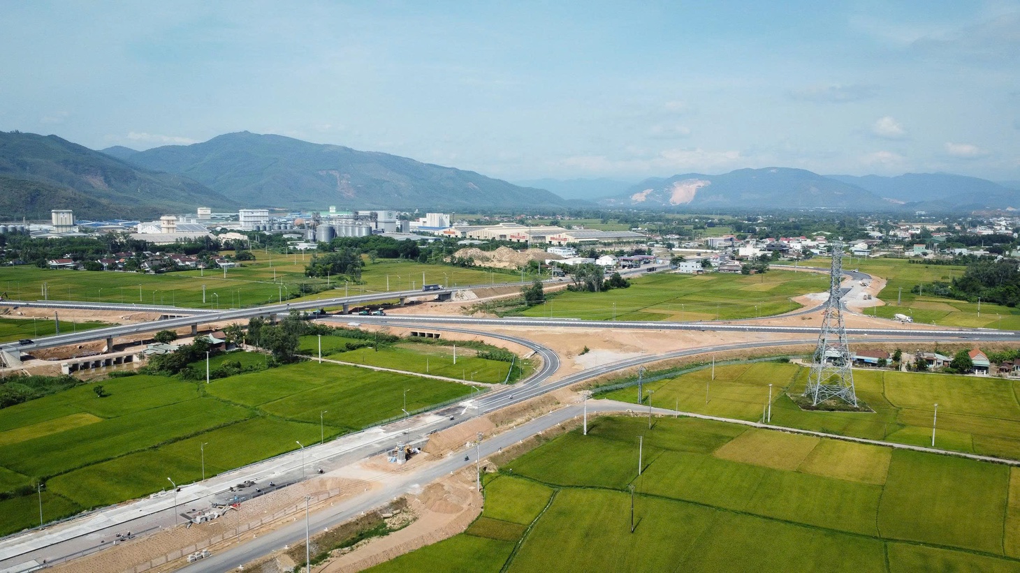 Toàn cảnh đi lại và thu phí cao tốc đi qua các tỉnh miền Trung – Nam Trung bộ - Ảnh 11.