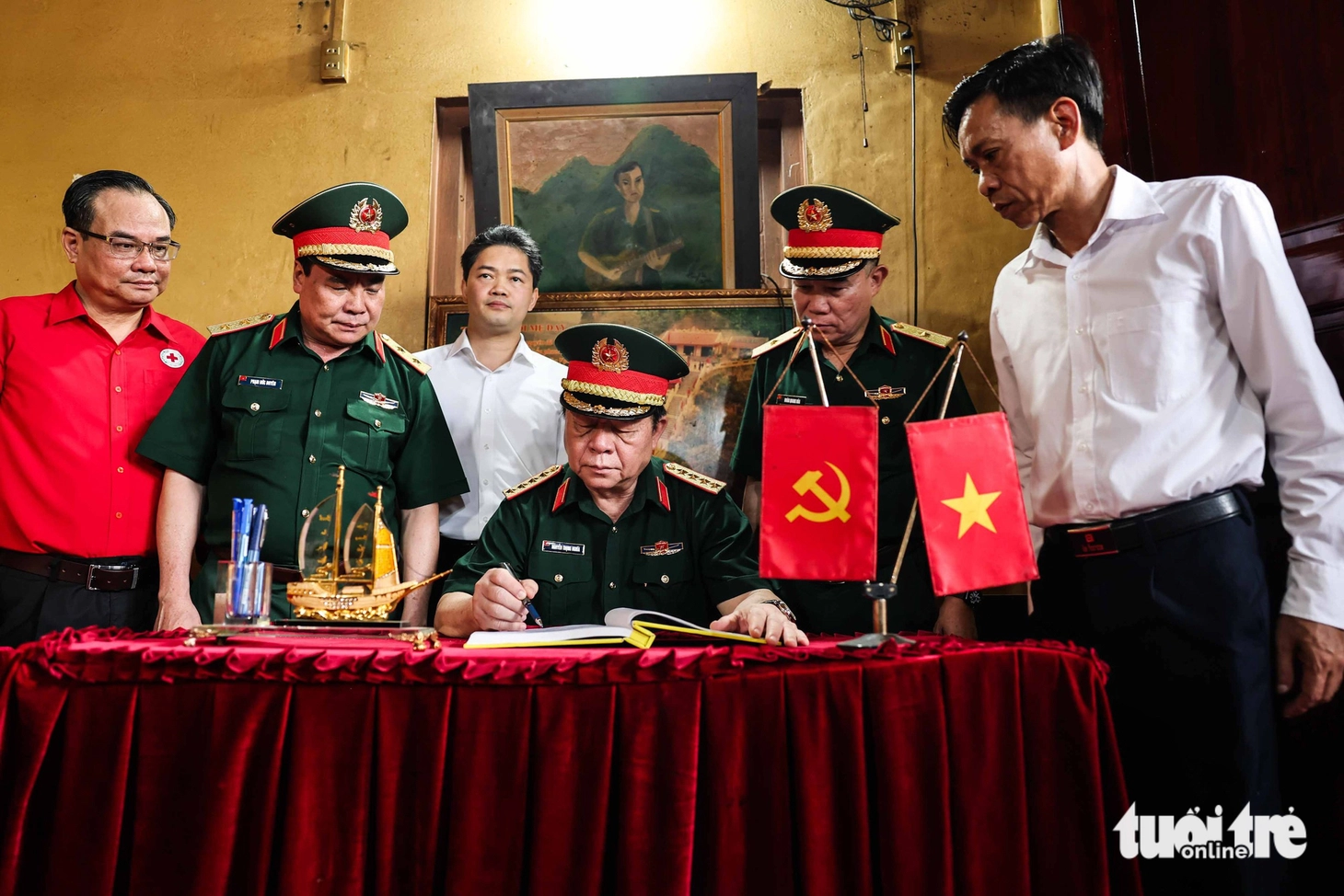 Đại tướng Nguyễn Trọng Nghĩa viếng liệt sĩ tại Mặt trận Vị Xuyên - Ảnh 5.