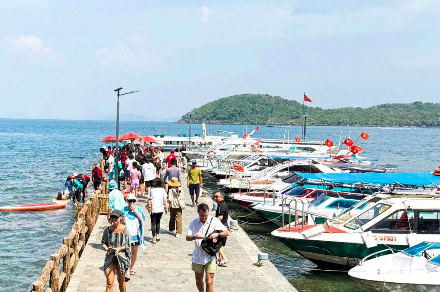 Lật ca nô Phú Quốc 2026: Xử lý vi phạm và đảm bảo an toàn cho du khách - Ảnh 2.
