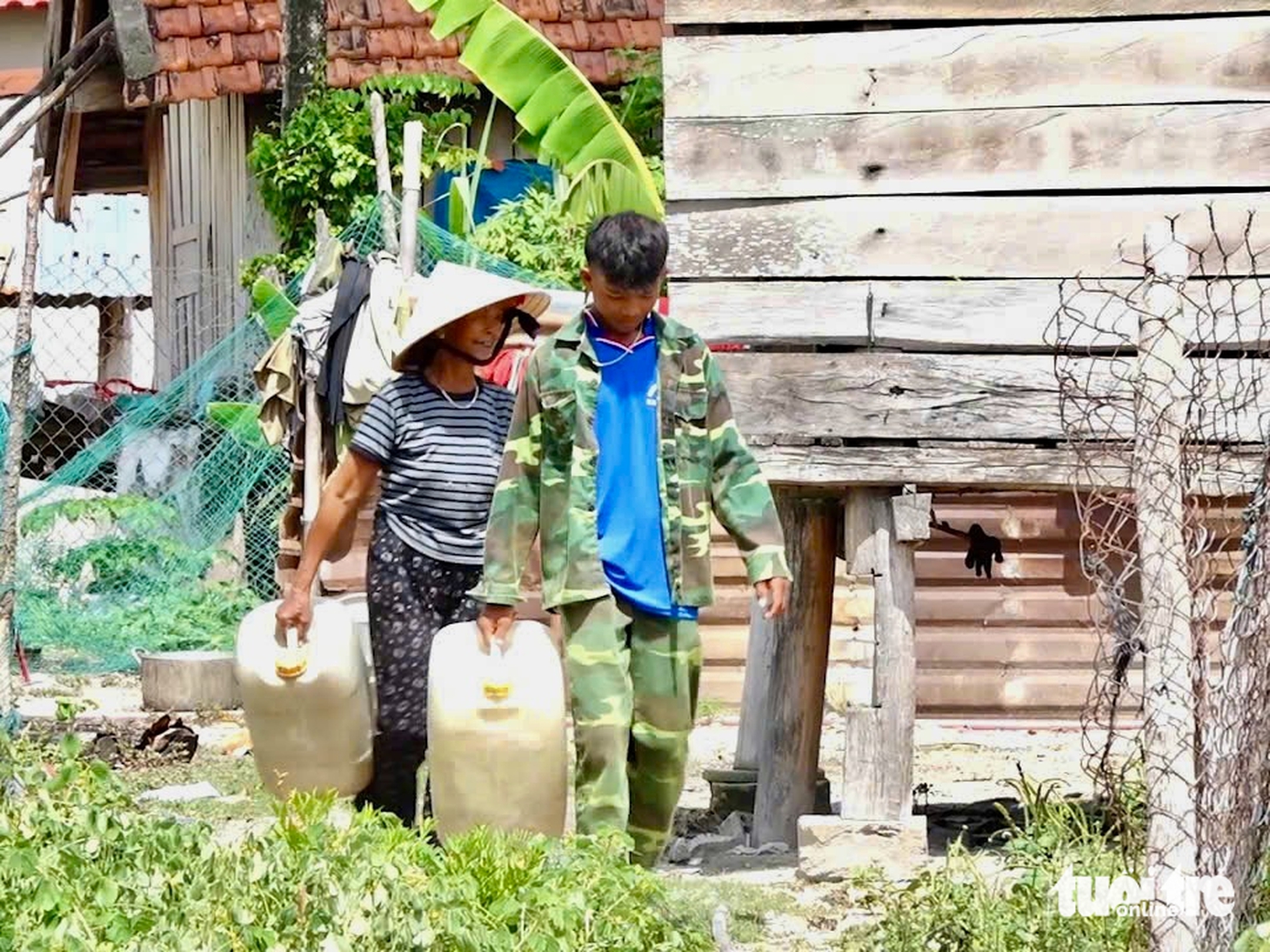 Người dân phía Đông Đắk Lắk thiếu nước sinh hoạt - Ảnh 7.