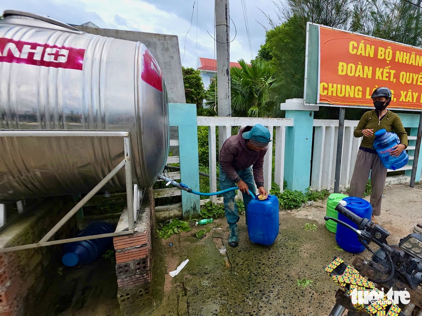 Người dân phía Đông Đắk Lắk thiếu nước sinh hoạt - Ảnh 9.