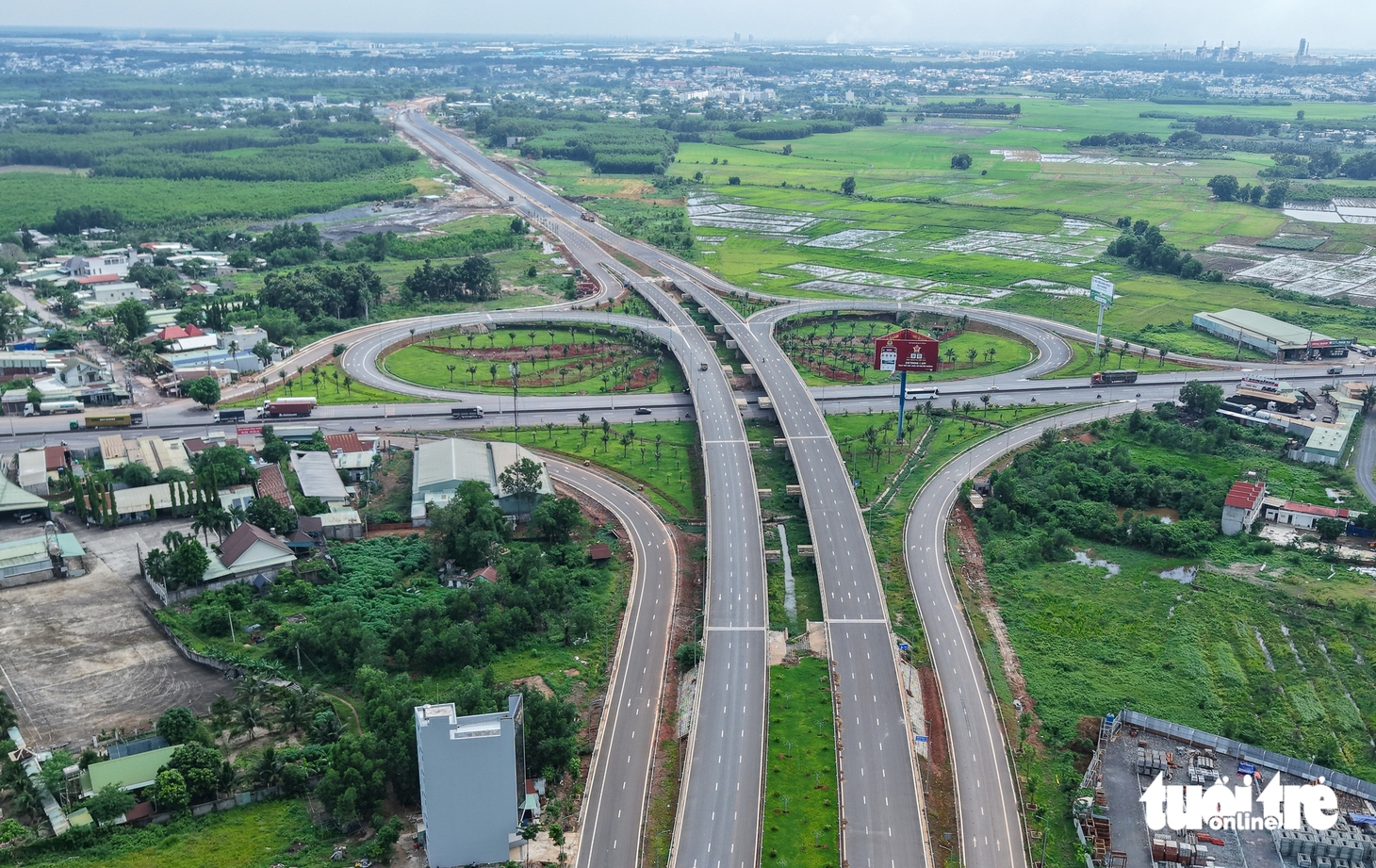Đường vào “trái tim” công trường xây dựng sân bay Long Thành - Ảnh 2.