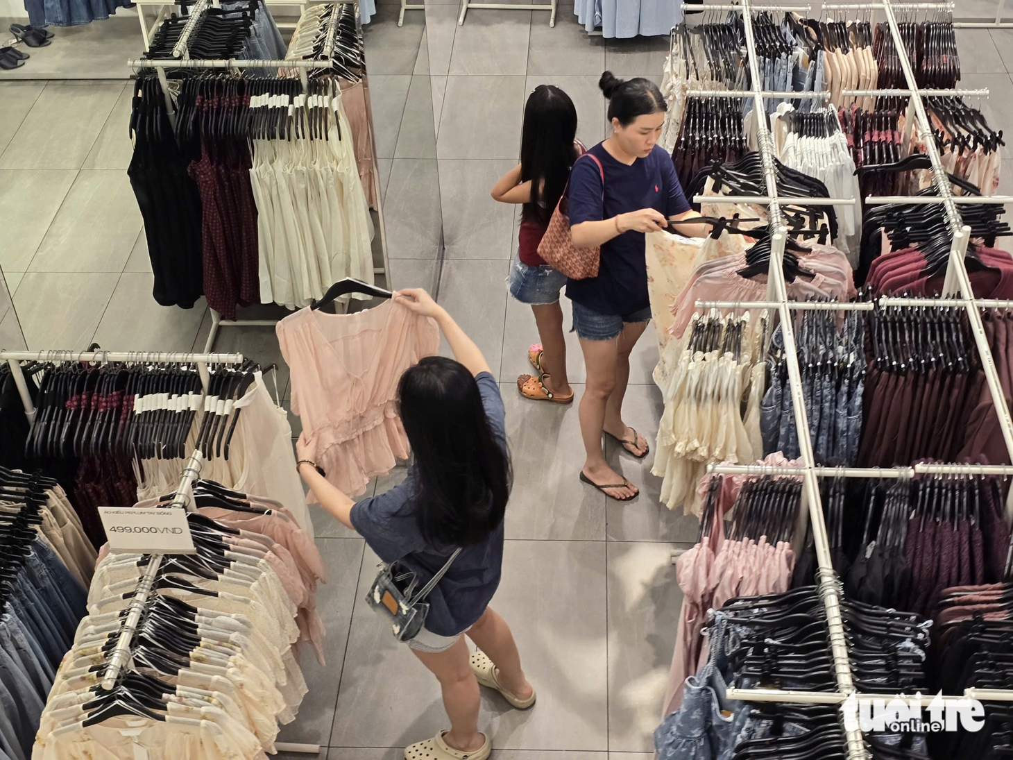 Nghịch lý khi chính gen Z mới đang 'hồi sinh' các trung tâm thương mại - Ảnh 4.