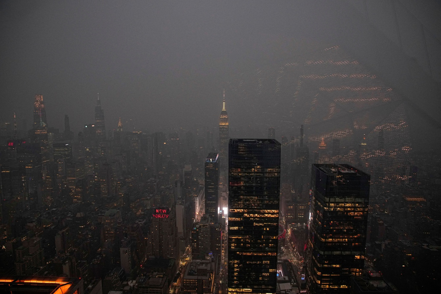 New York chìm trong khói cháy rừng từ Canada - Ảnh 4.