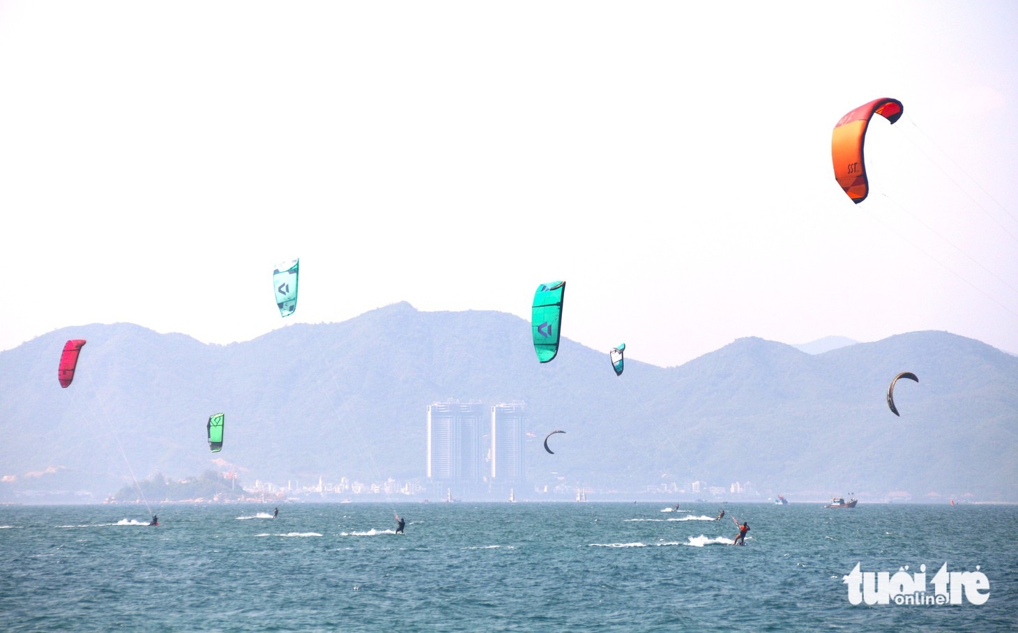 Vận động viên lướt ván diều ở Festival Biển 2026 - Ảnh 6.