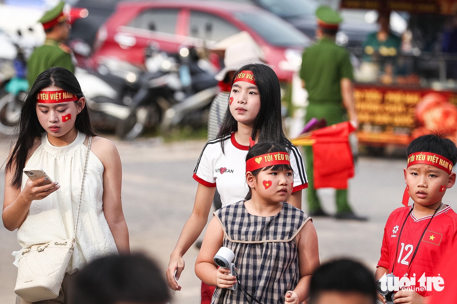 Sân vận động Thái Nguyên đông nghịt người trước trận đội tuyển Việt Nam đấu Myanmar - Ảnh 6.