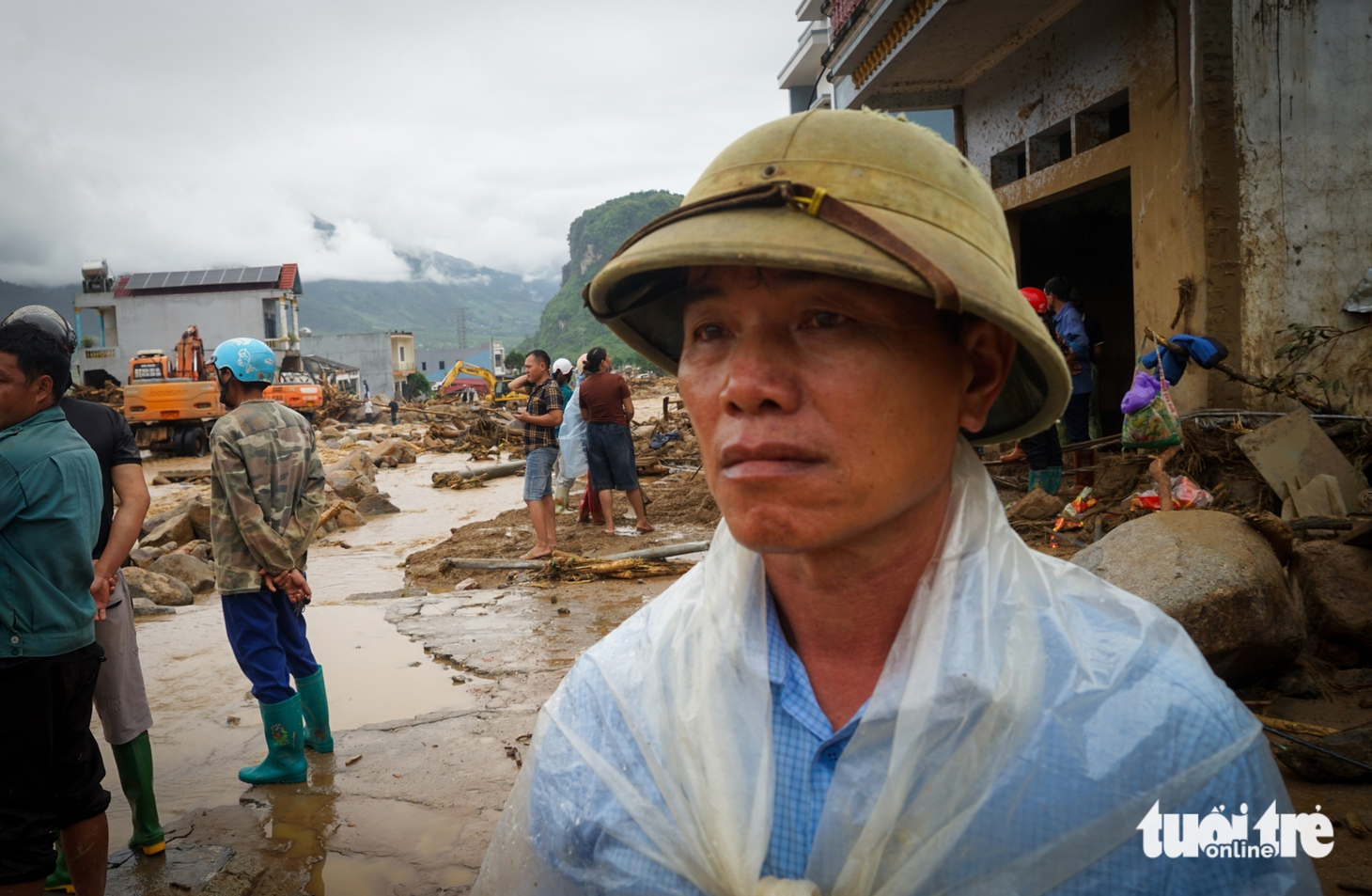 Lai Châu tan hoang sau lũ, hàng trăm hộ dân lại di dời khẩn trong đêm - Ảnh 6.