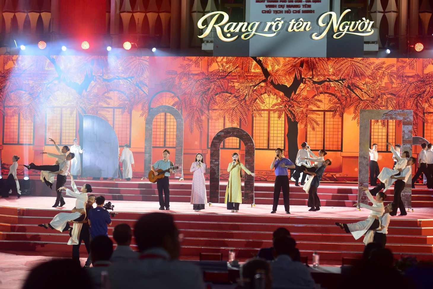 'Rạng rỡ tên Người' kết nối triệu trái tim hướng về thành phố 50 năm mang tên Bác - Ảnh 6.