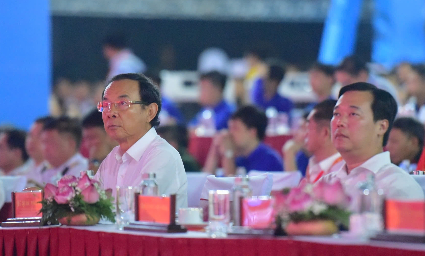 'Rạng rỡ tên Người' kết nối triệu trái tim hướng về thành phố 50 năm mang tên Bác - Ảnh 2.