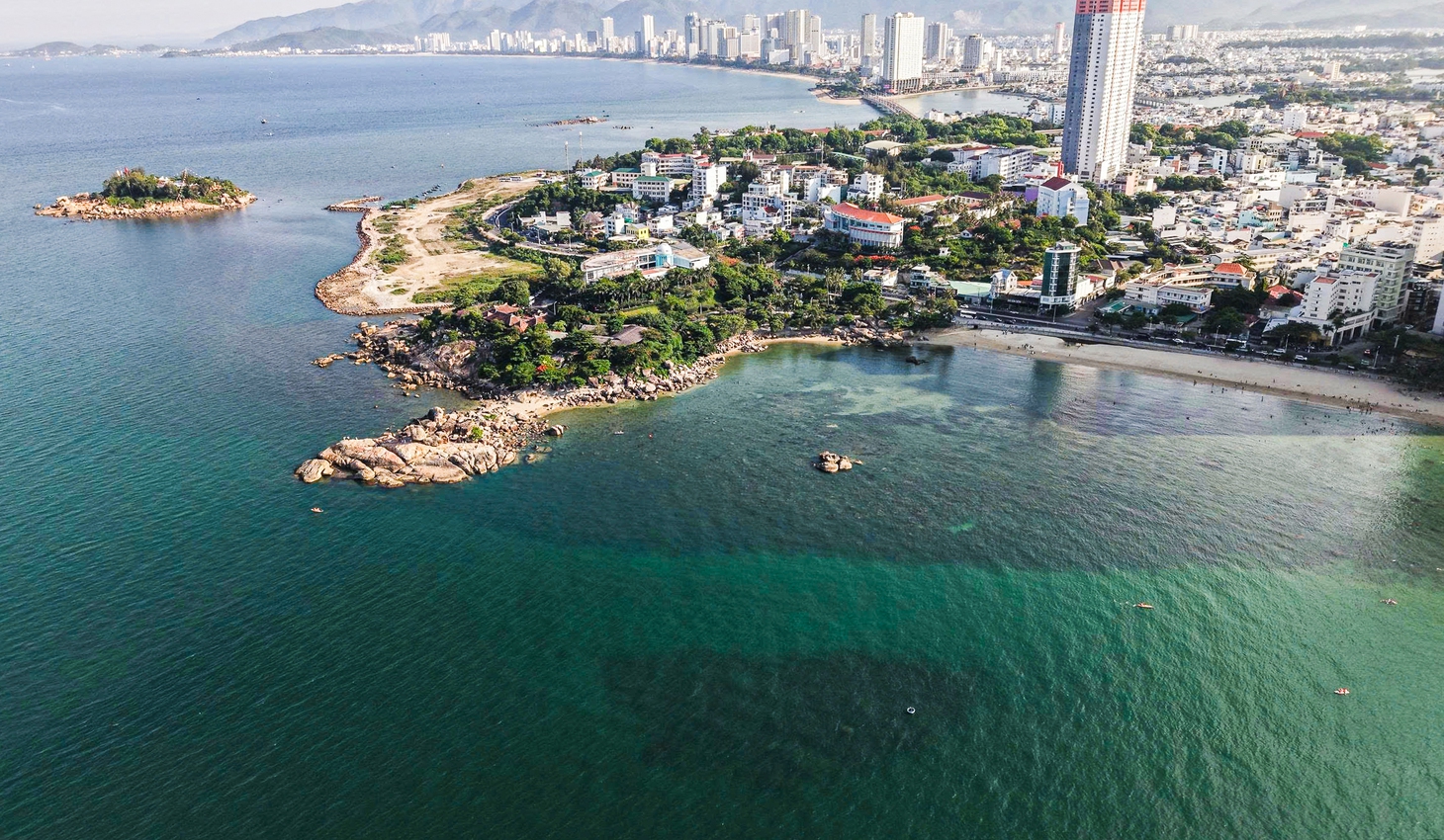 Biển Hòn Chồng là 'cái nôi' nghiên cứu, phục hồi rạn san hô - Ảnh 3.