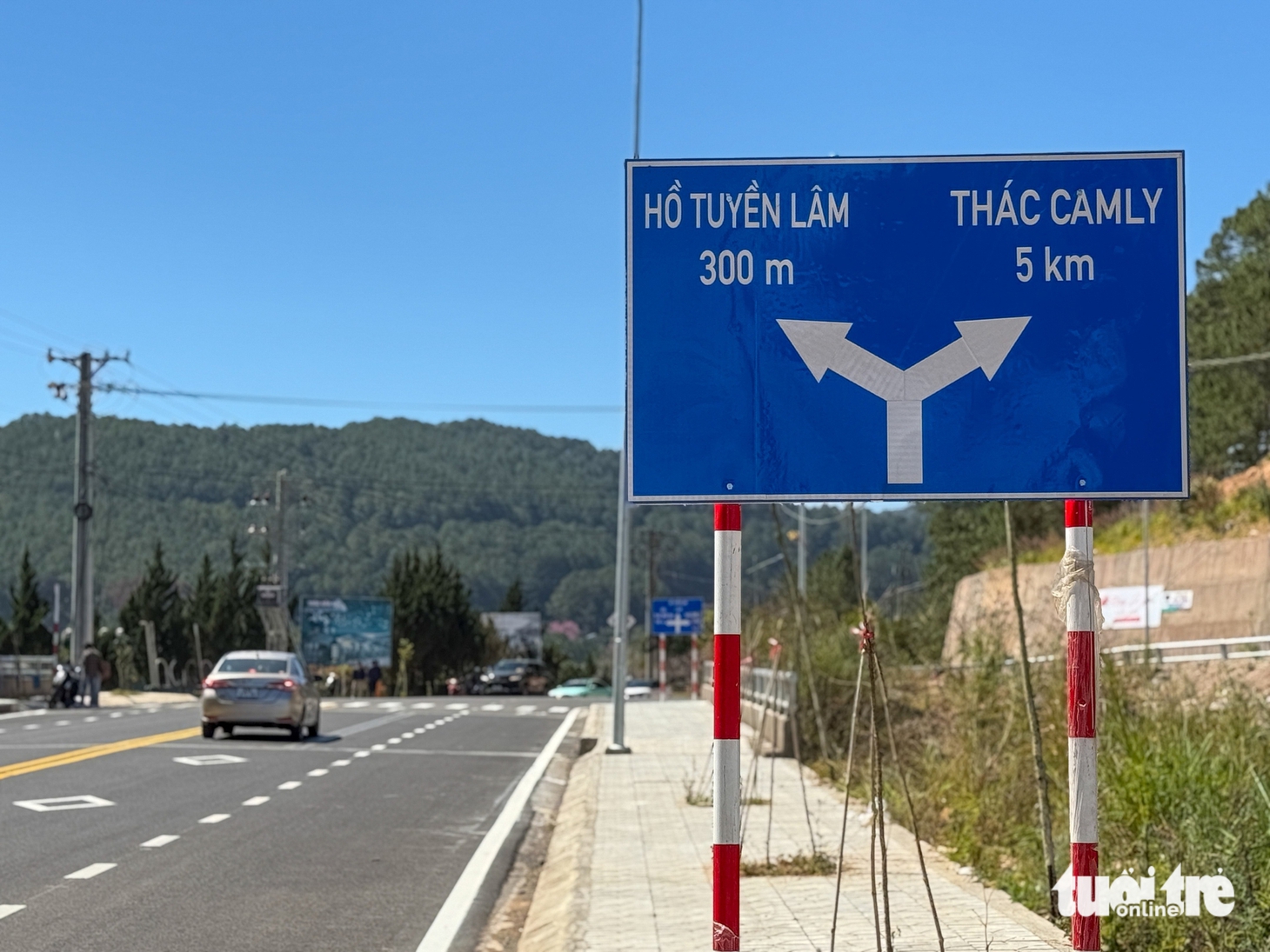 Đường lên Đà Lạt thông thoáng, đẹp như mơ nhờ 2 'cung đường trên mây' - Ảnh 4.