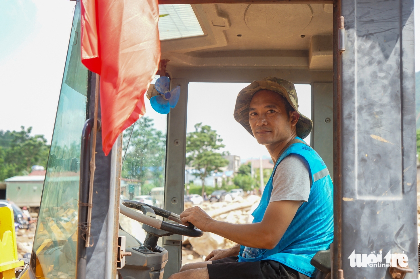Mường Than sau lũ: Cơ nghiệp tiền tỉ tan hoang, bát hương thờ mẹ bằng thân cây chuối - Ảnh 5.