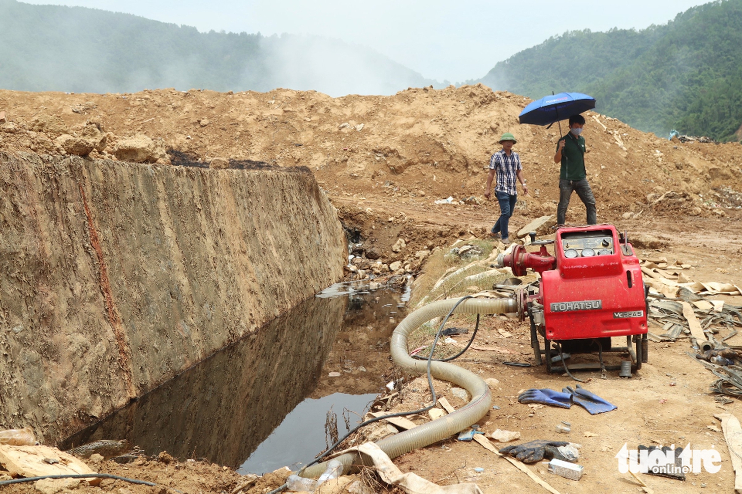 Xuyên trưa ngăn khói lửa vụ cháy bãi rác lớn nhất Nghệ An - Ảnh 5.