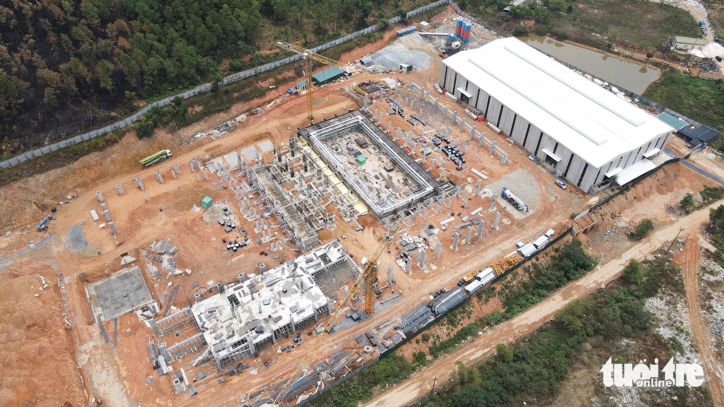 Xuyên trưa ngăn khói lửa vụ cháy bãi rác lớn nhất Nghệ An - Ảnh 16.