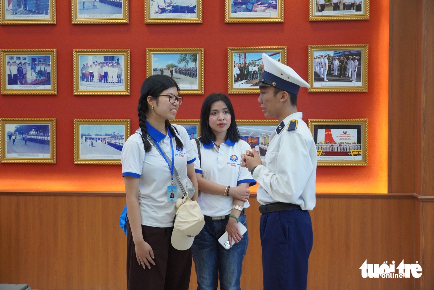 Kiều bào trẻ giao lưu với chiến sĩ, học viên Học viện Hải quân tại Nha Trang - Ảnh 4.