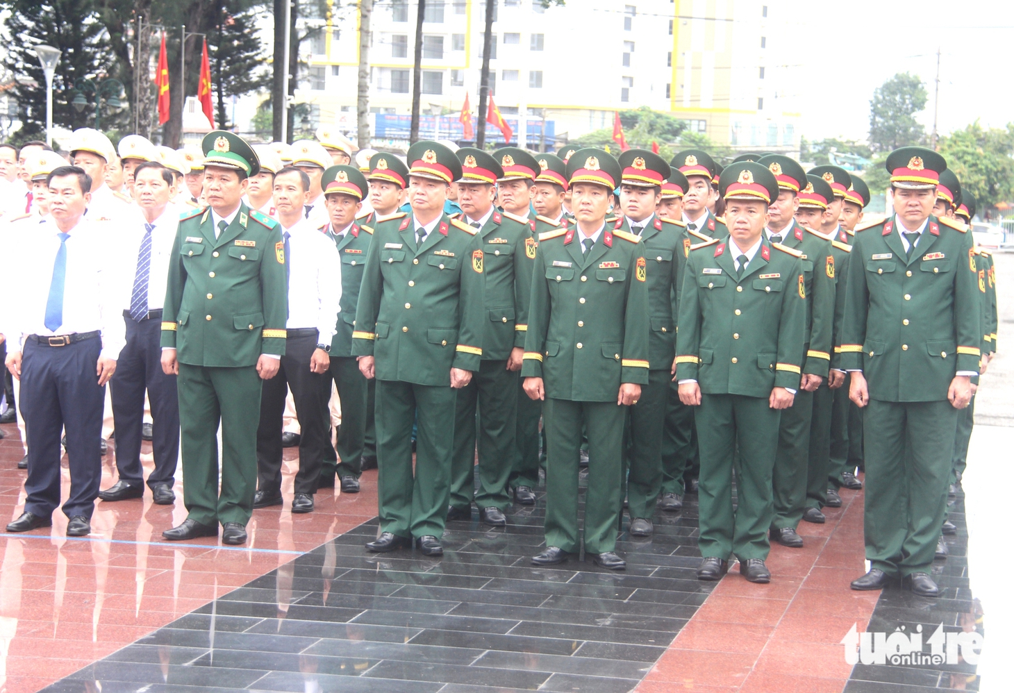 Bí thư Trần Lưu Quang cùng lãnh đạo TP.HCM dâng hương tưởng niệm Anh hùng liệt sĩ nhân ngày 27-7 - Ảnh 15.