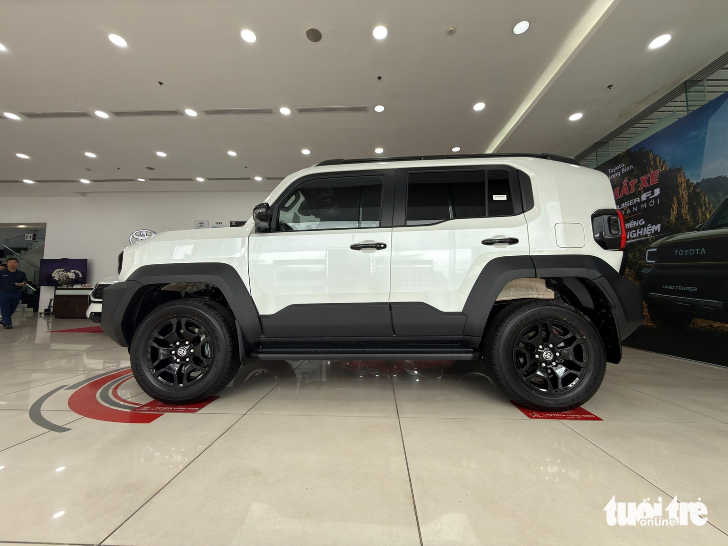 Toyota Land Cruiser FJ ra mắt Việt Nam, giá 1,198 tỉ đồng, động cơ tương tự Fortuner - Ảnh 2.