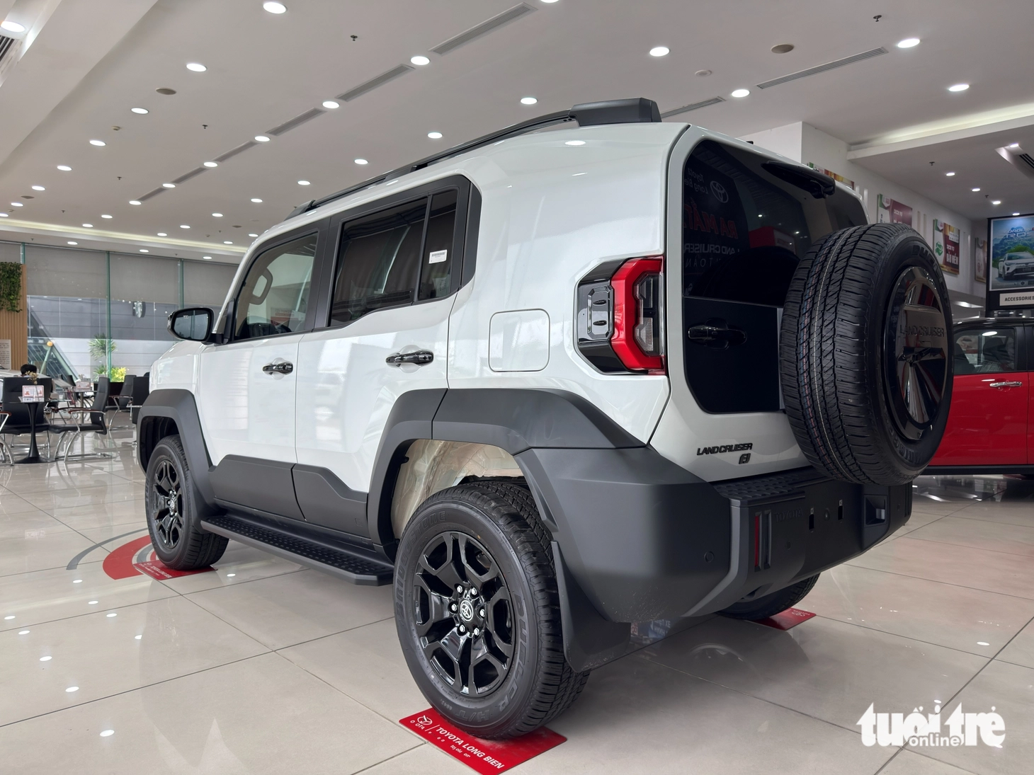 Toyota Land Cruiser FJ ra mắt Việt Nam, giá 1,198 tỉ đồng, động cơ tương tự Fortuner - Ảnh 15.