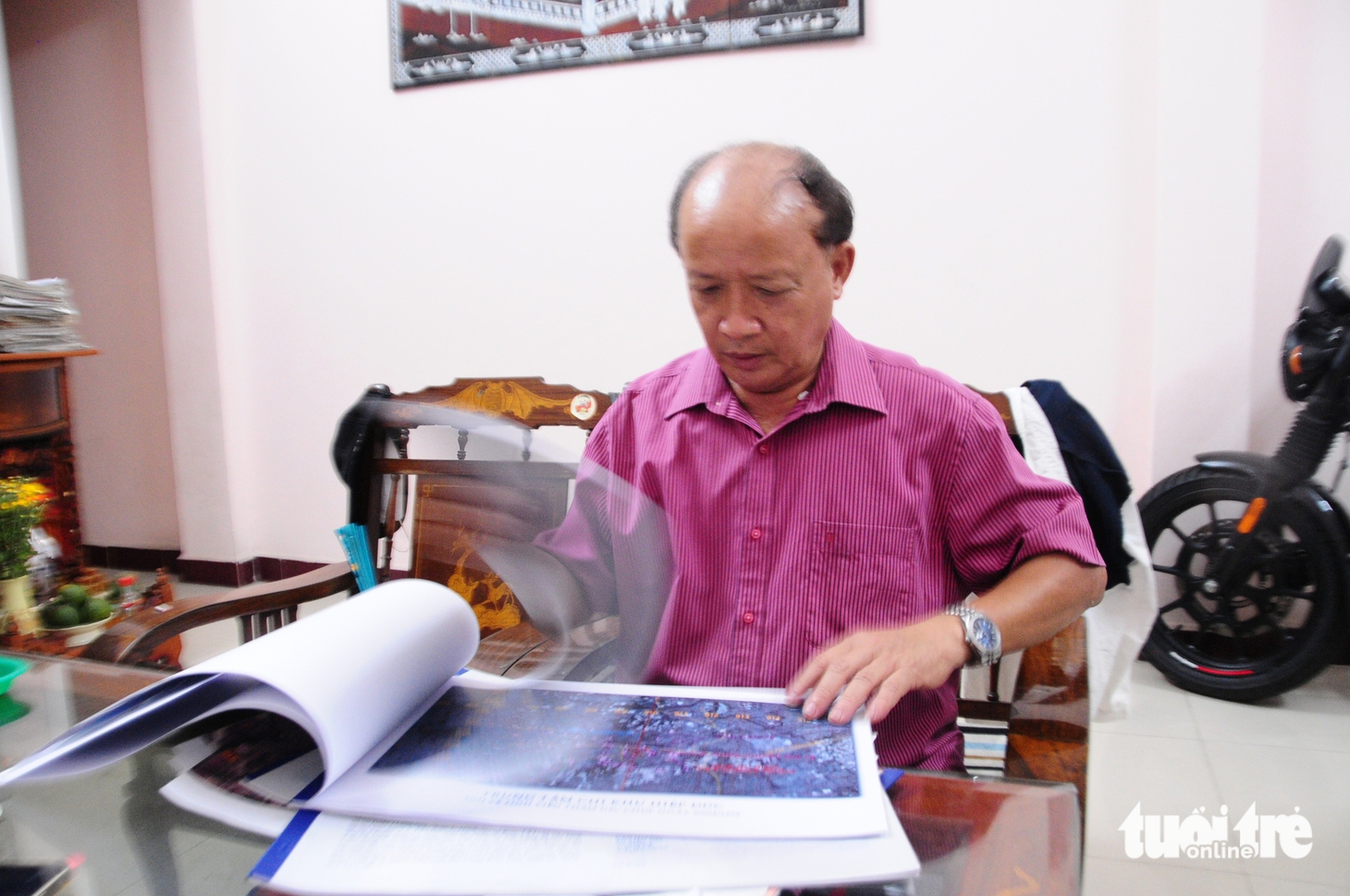Tìm danh tính 17 hài cốt trong hố chôn tập thể - Ảnh 2.