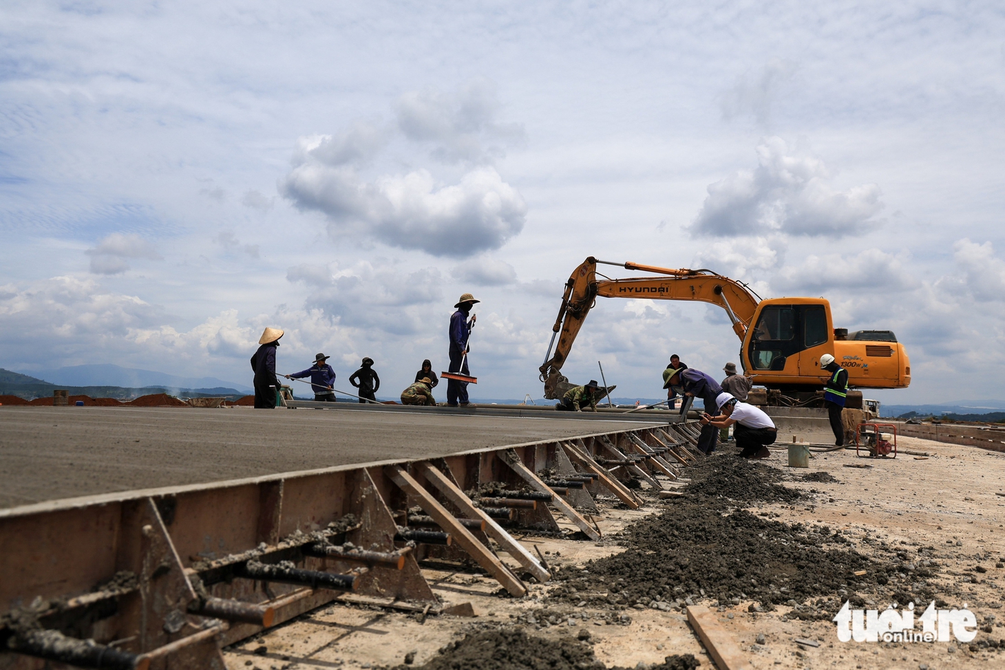Cấp tập thi công để sân bay Liên Khương mở cửa trước thời hạn - Ảnh 9.