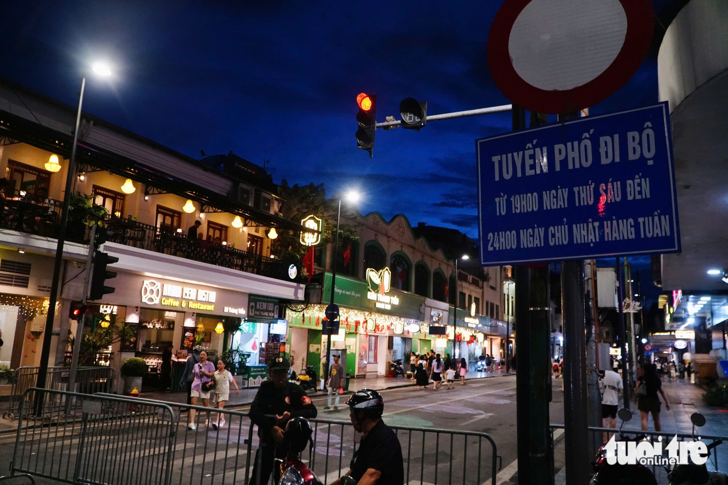 Hà Nội tuần đầu 'kích hoạt' vùng phát thải thấp, nhà trong khu vực cấm phải xuống xe dắt bộ - Ảnh 5.