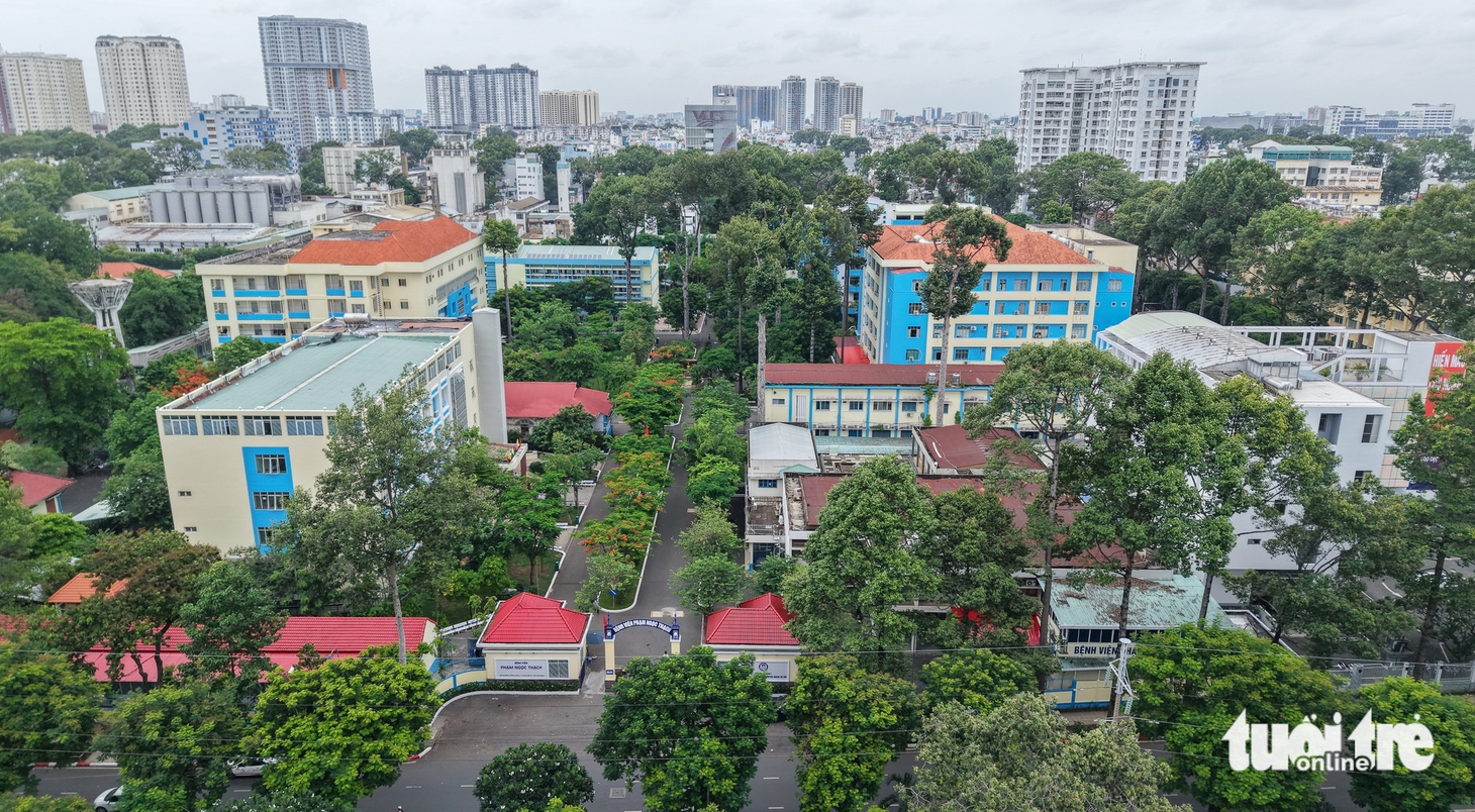 Ngắm nhìn lớp 'áo mới' của Bệnh viện Phạm Ngọc Thạch 120 tuổi ở TP.HCM - Ảnh 2.