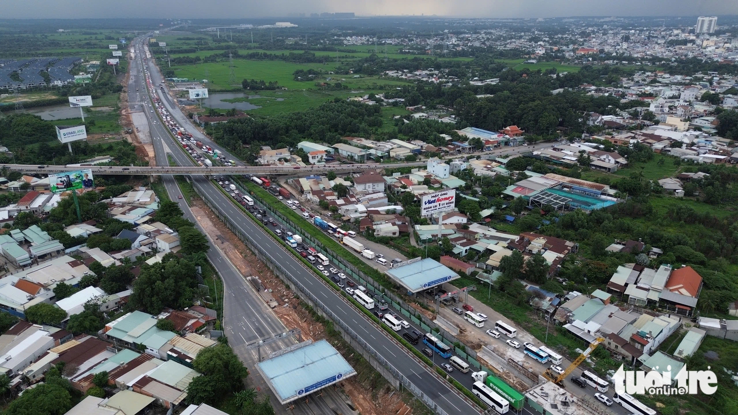 Ùn tắc giao thông kéo dài trên cao tốc từ Dầu Giây về TP . HCM , tài xế cần chú ý - Ảnh 3.
