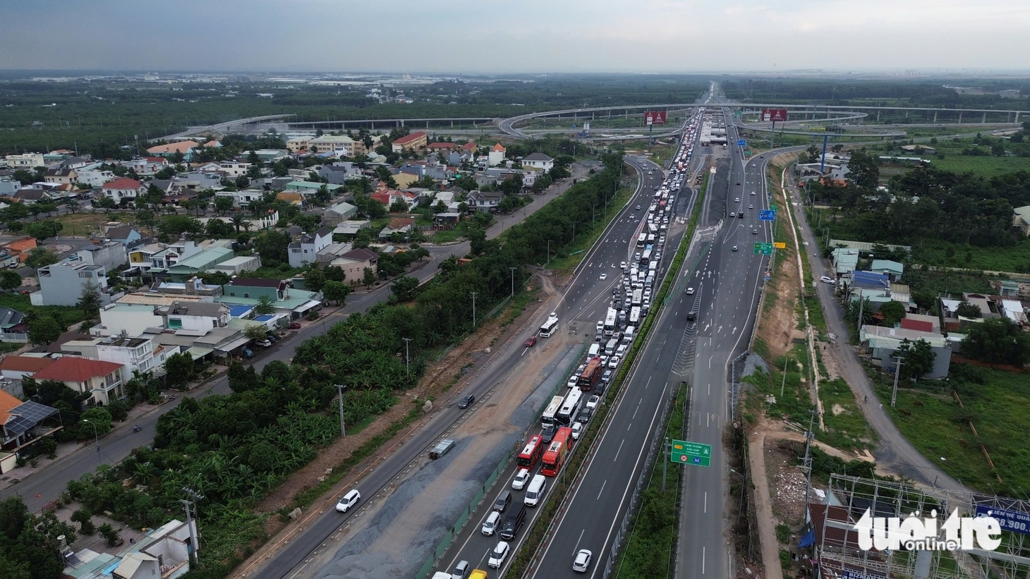 Ùn tắc giao thông kéo dài trên cao tốc từ Dầu Giây về TP . HCM , tài xế cần chú ý - Ảnh 5.
