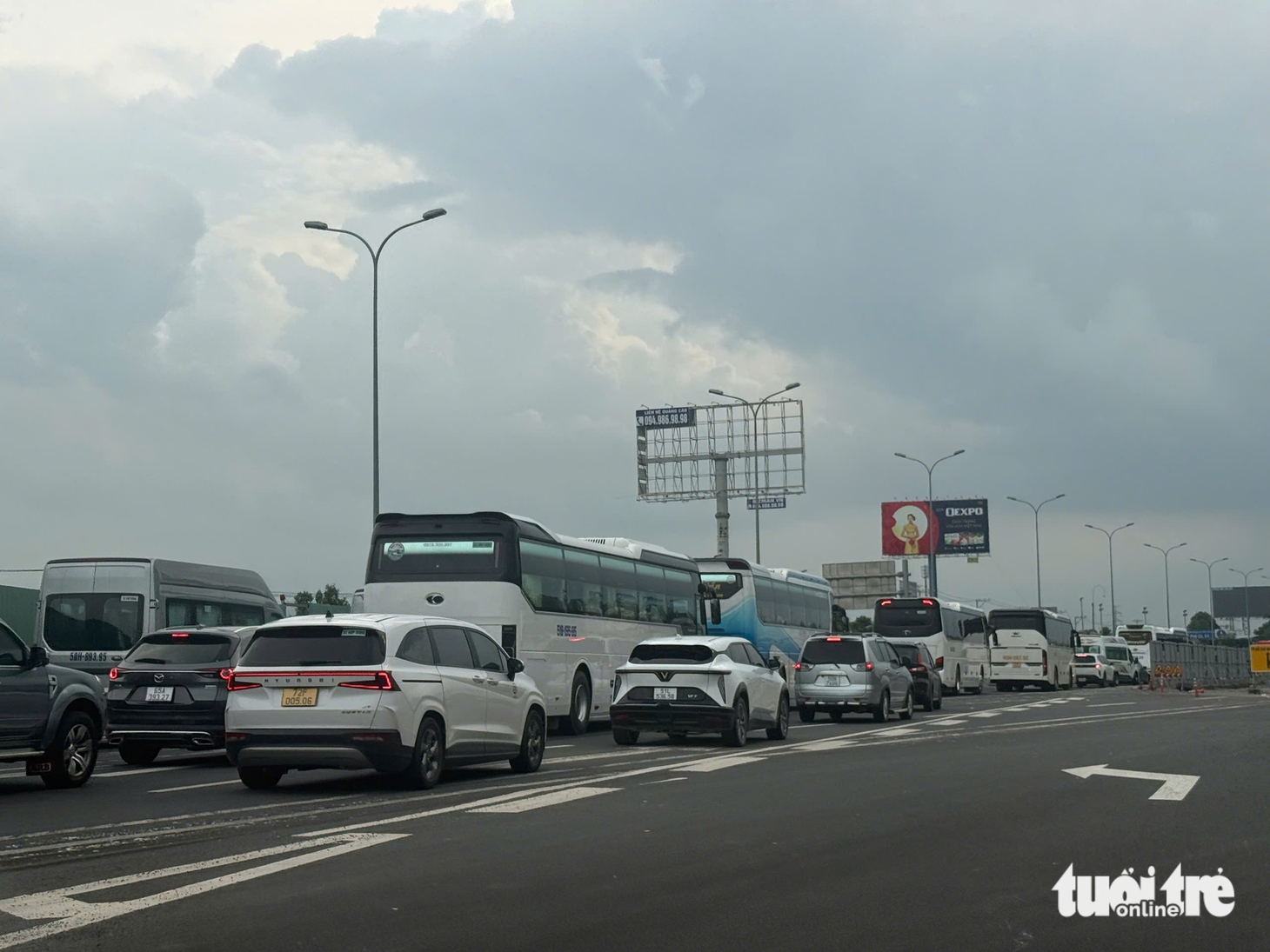 Ùn tắc giao thông kéo dài trên cao tốc từ Dầu Giây về TP . HCM , tài xế cần chú ý - Ảnh 6.