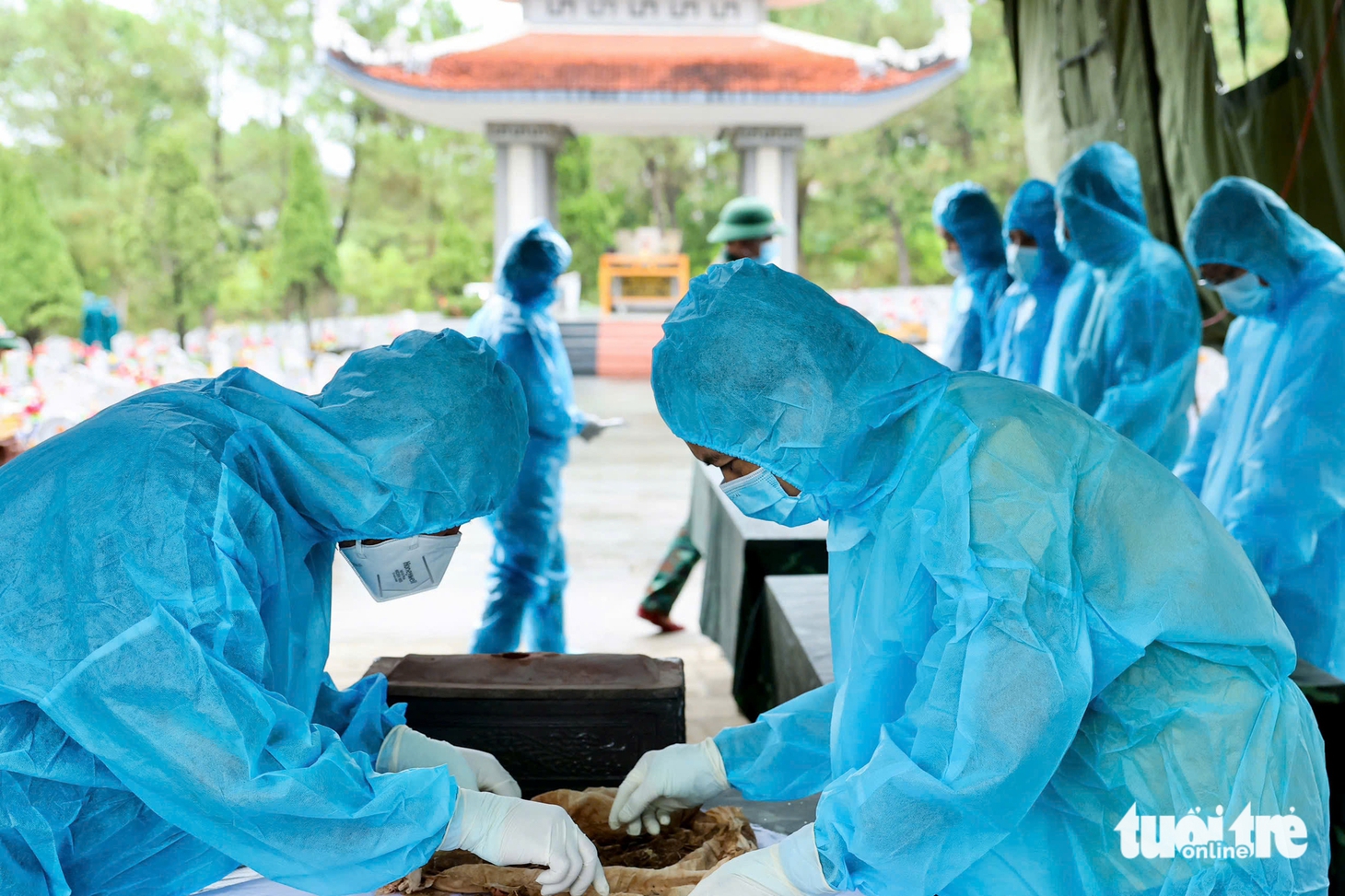 Tháng 7 đi tìm tên cho liệt sĩ và cuộc gặp với những người tuyến đầu - Ảnh 12.