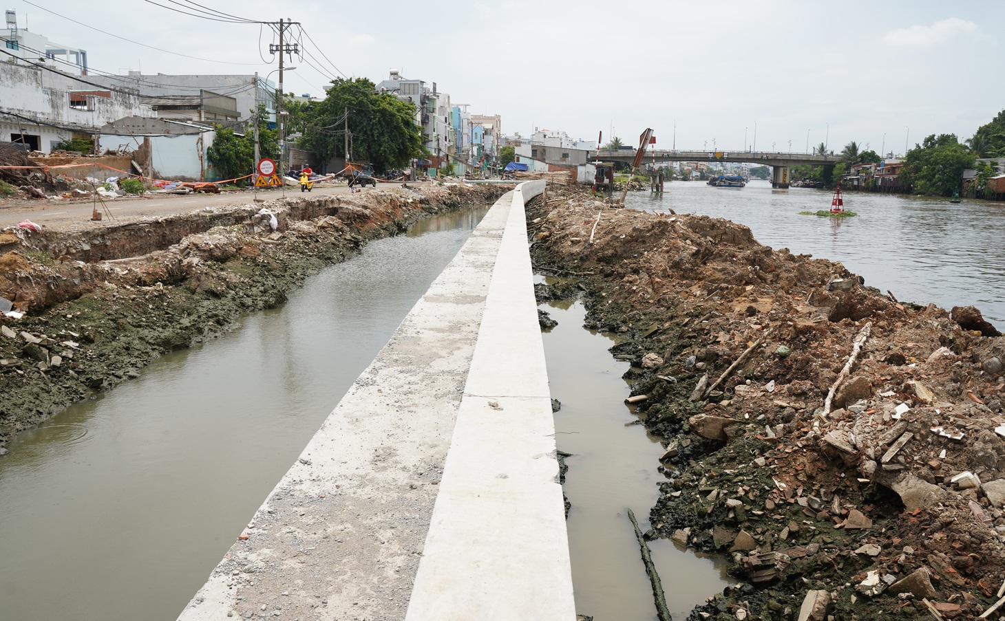 Hiện trạng dự án bờ Bắc kênh Đôi sau gần một năm khởi công - Ảnh 9.