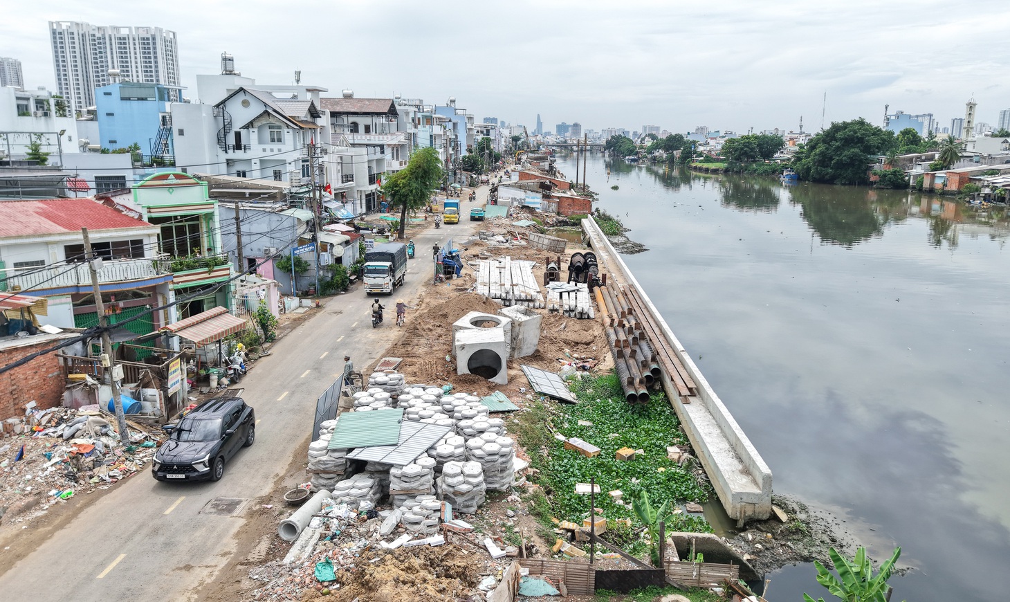 Hiện trạng dự án bờ Bắc kênh Đôi sau gần một năm khởi công - Ảnh 8.