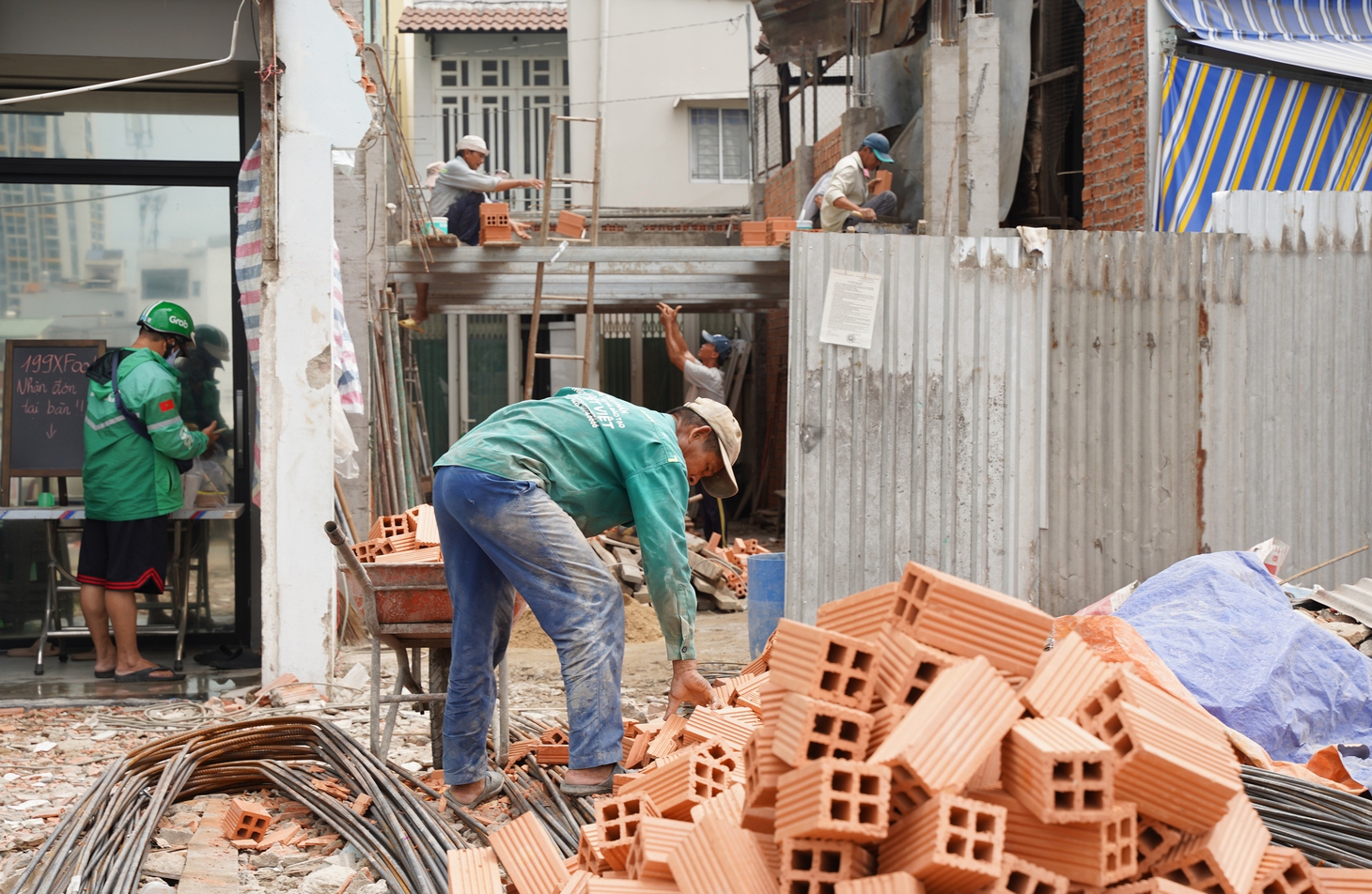 Hiện trạng dự án bờ Bắc kênh Đôi sau gần một năm khởi công - Ảnh 5.