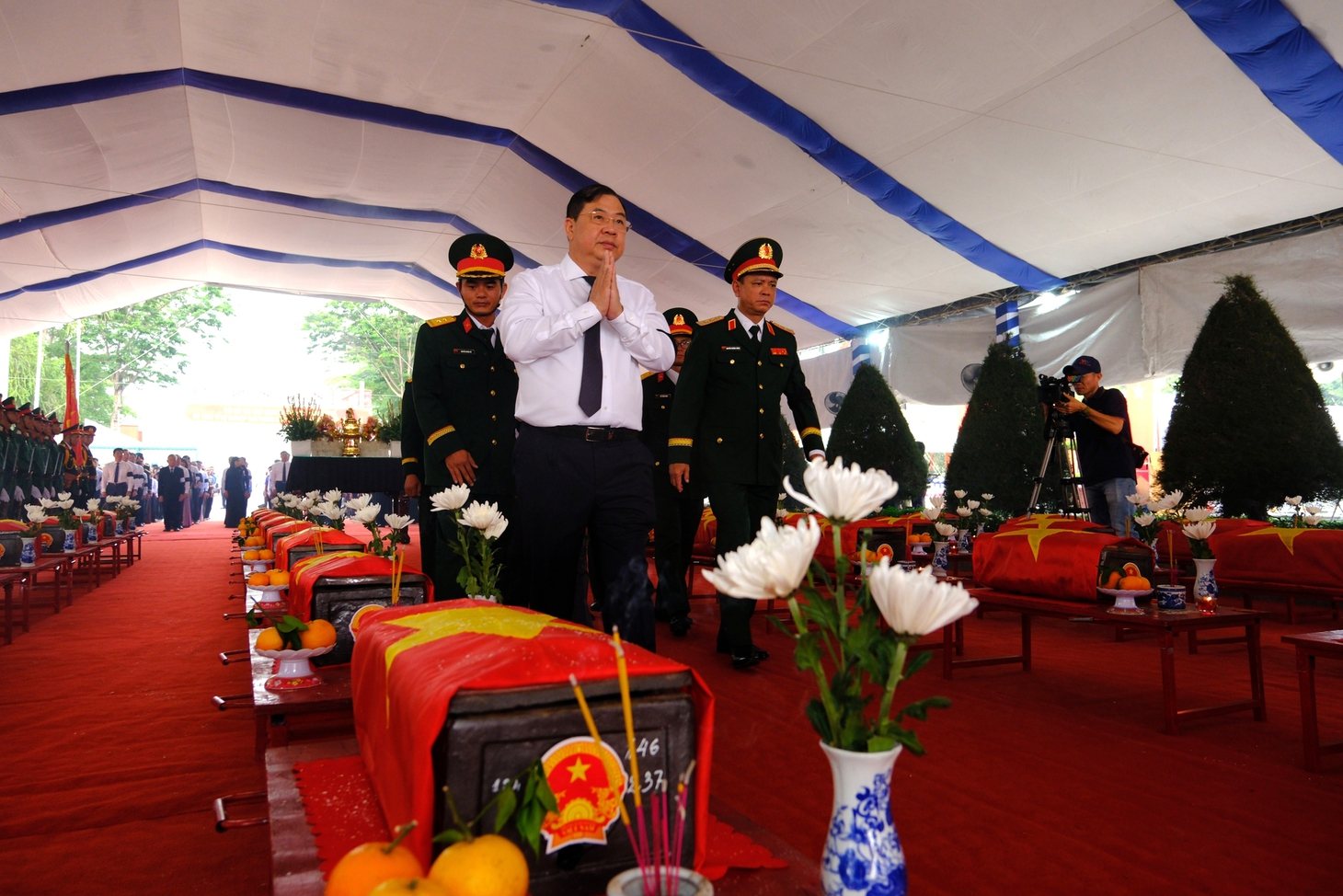 Phó Thủ tướng Phạm Gia Túc truy điệu, an táng 173 hài cốt liệt sĩ từ Campuchia về Tây Ninh - Ảnh 3.