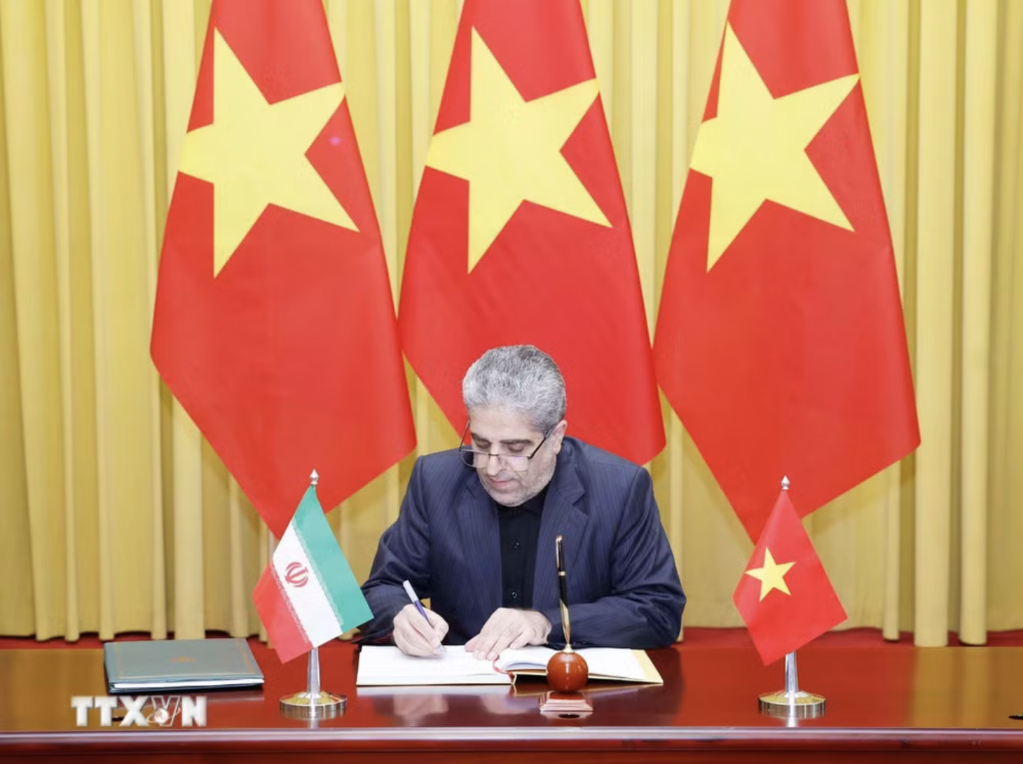 Đại sứ Mỹ, Bồ Đào Nha, Iran, Mông Cổ và Myanmar trình Quốc thư lên Tổng Bí thư, Chủ tịch nước Tô Lâm - Ảnh 7.