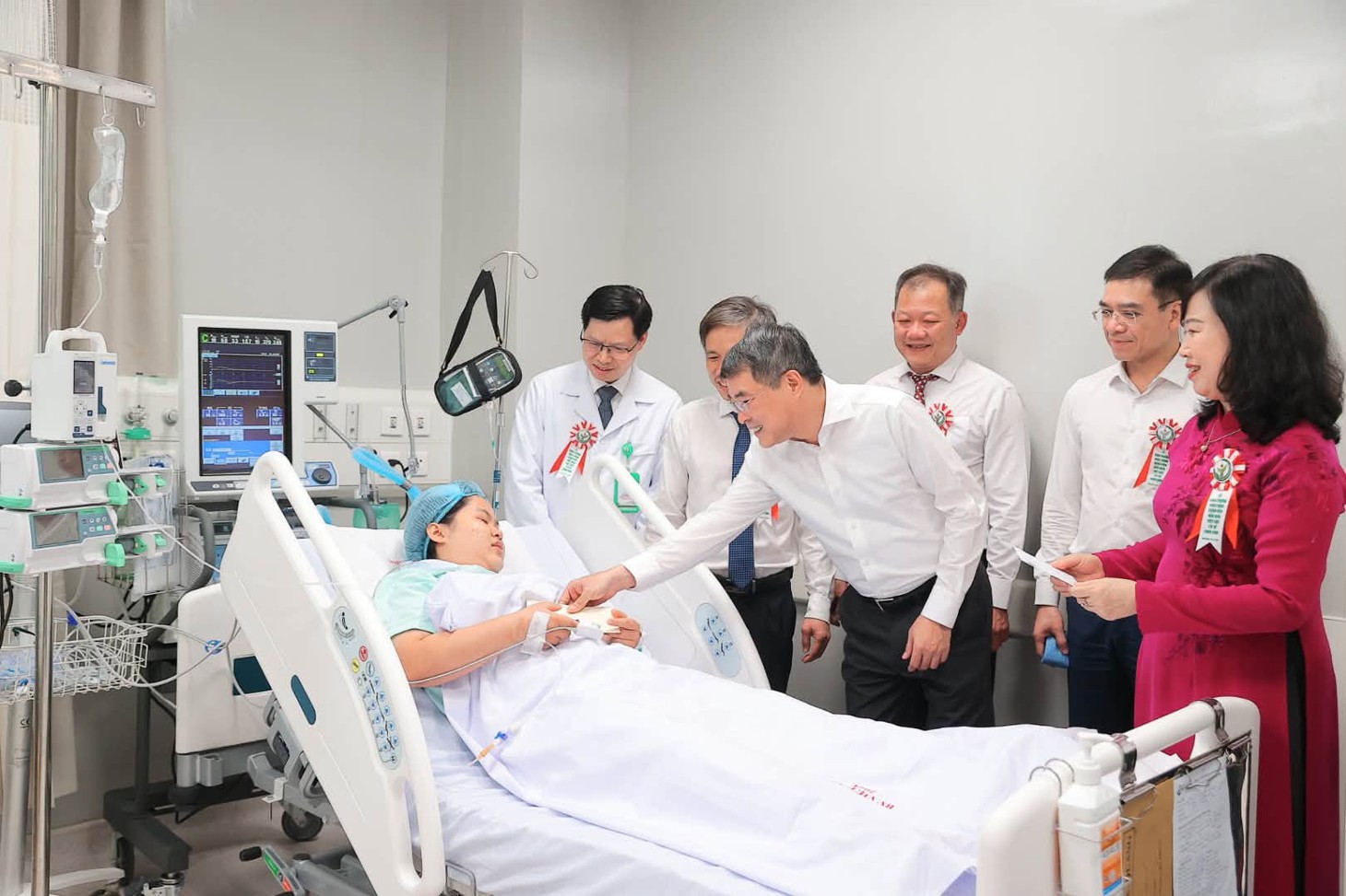 Bệnh viện Việt Đức cơ sở Ninh Bình với mức đầu tư 5 tỉ/giường bệnh chính thức đi vào hoạt động - Ảnh 12.