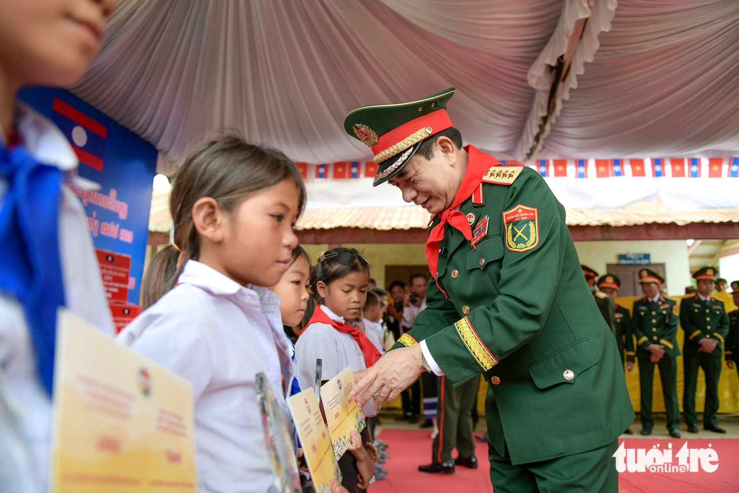 Bộ trưởng Quốc phòng Việt Nam - Lào chứng kiến ... - Ảnh 7.