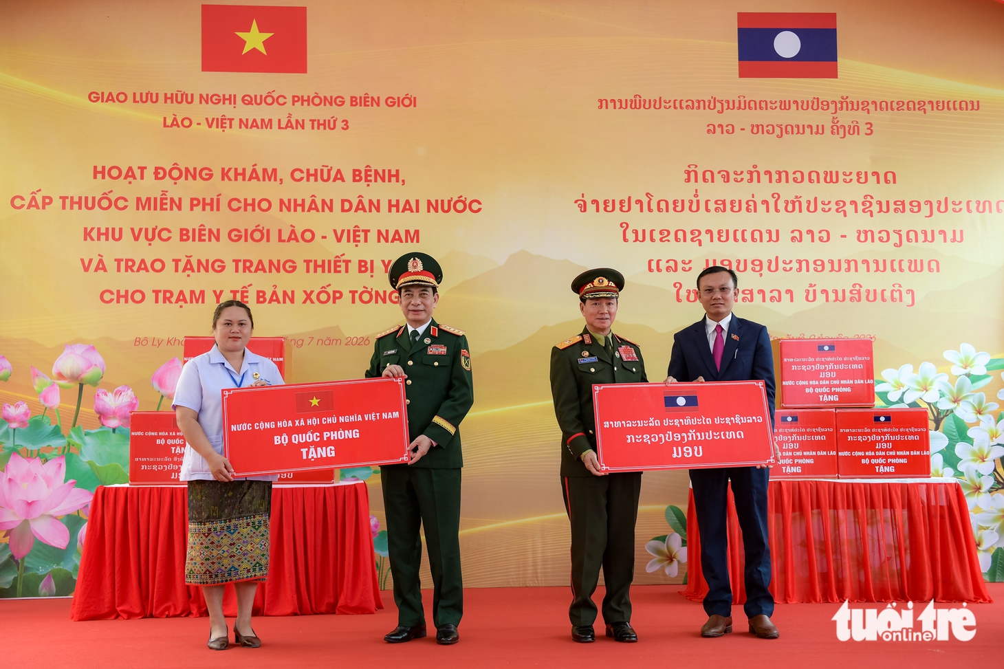 Bộ trưởng Quốc phòng Việt Nam - Lào chứng kiến ... - Ảnh 9.