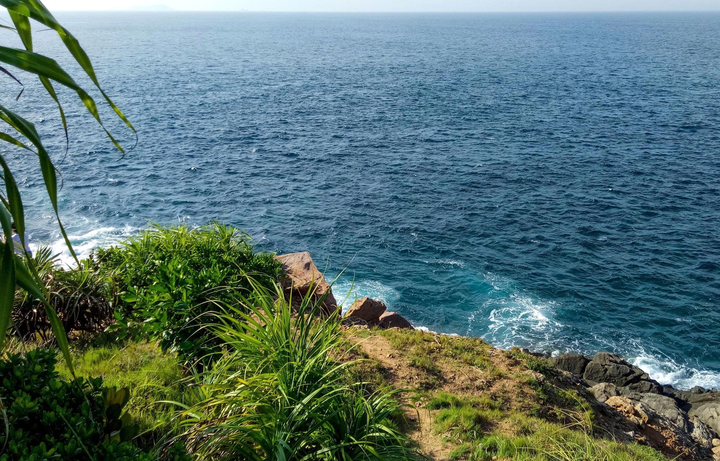 3 tuyến trekking trên núi Sơn Trà sóng cuộn trào dễ gặp nạn - Ảnh 13.