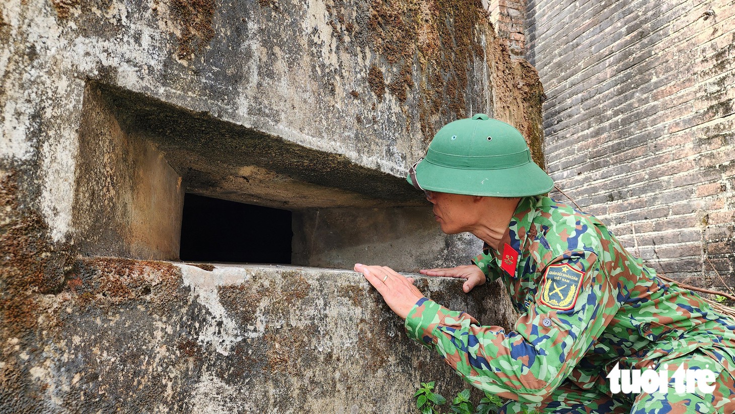 Cận cảnh bộ đội công binh tháo dỡ lô cốt quân sự nằm trong Kinh thành Huế - Ảnh 7.
