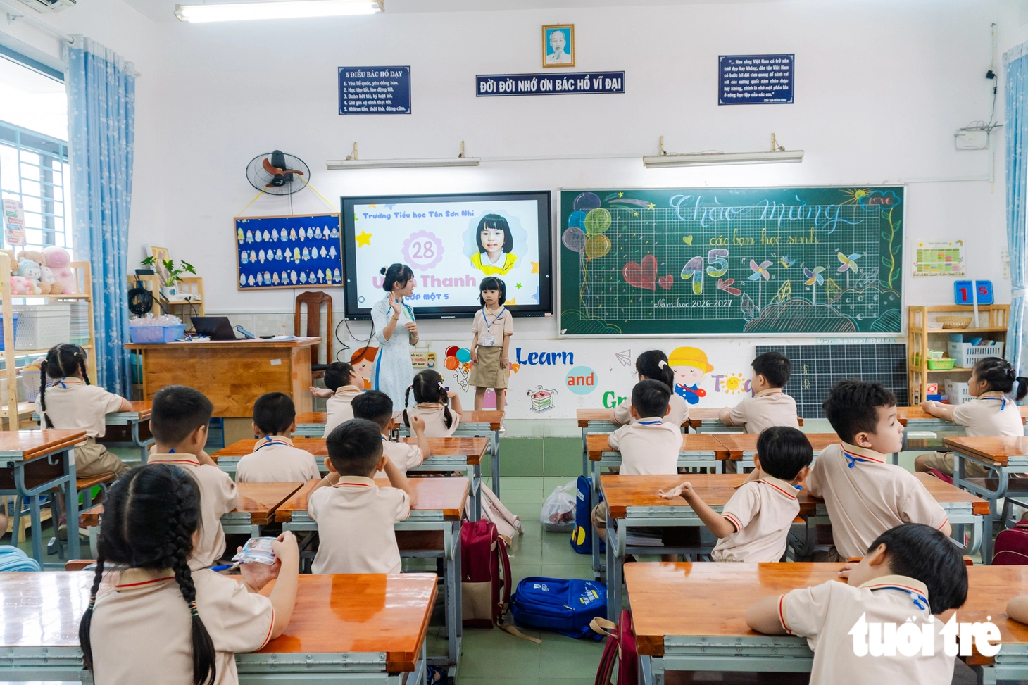 TP.HCM: Rộn ràng ngày tựu trường của học sinh lớp 1, sẵn sàng đón đầu xu hướng AI - Ảnh 13.
