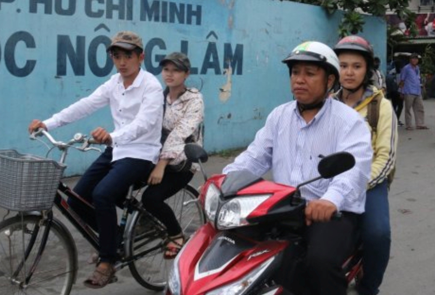 Gặp lại ba chị em cùng nhận học bổng Tiếp sức đến trường - Ảnh 3.
