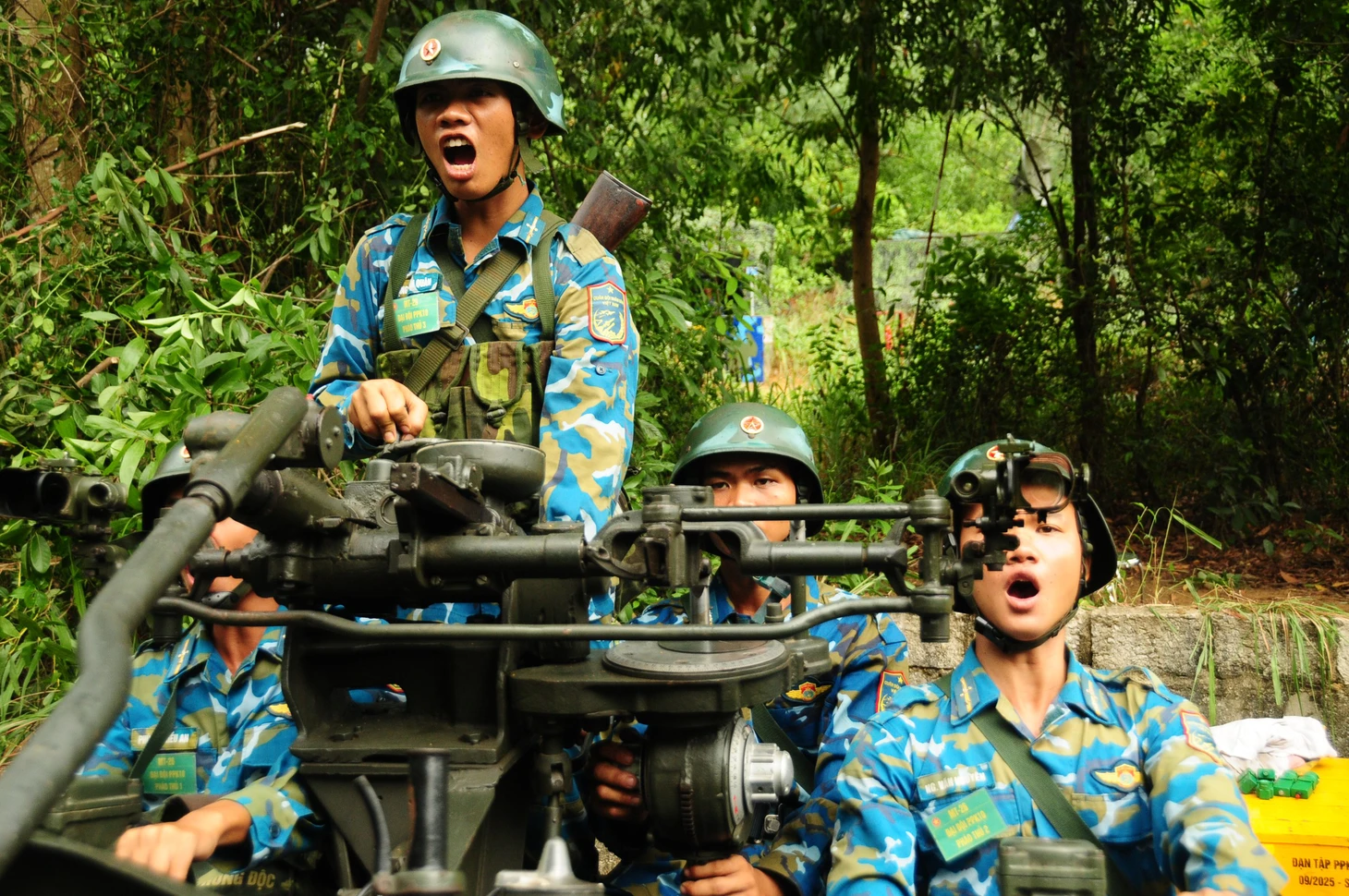 Xem bộ đội pháo phòng không Quân chủng Phòng không - Không quân khai hỏa mục tiêu trên bầu trời - Ảnh 10.