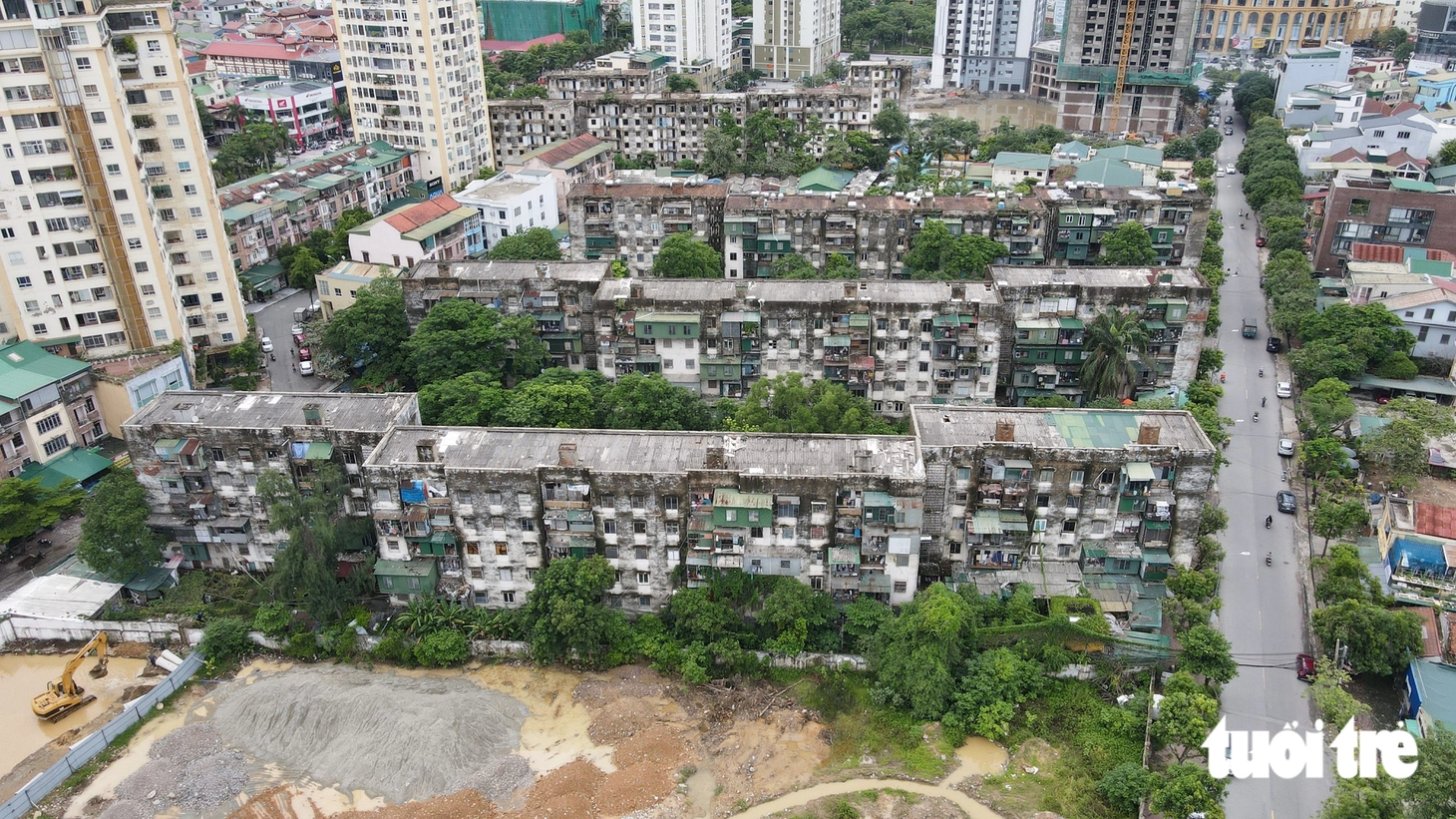 Nghệ An phá dỡ chung cư mất an toàn sau 50 năm sử dụng - Ảnh 3.