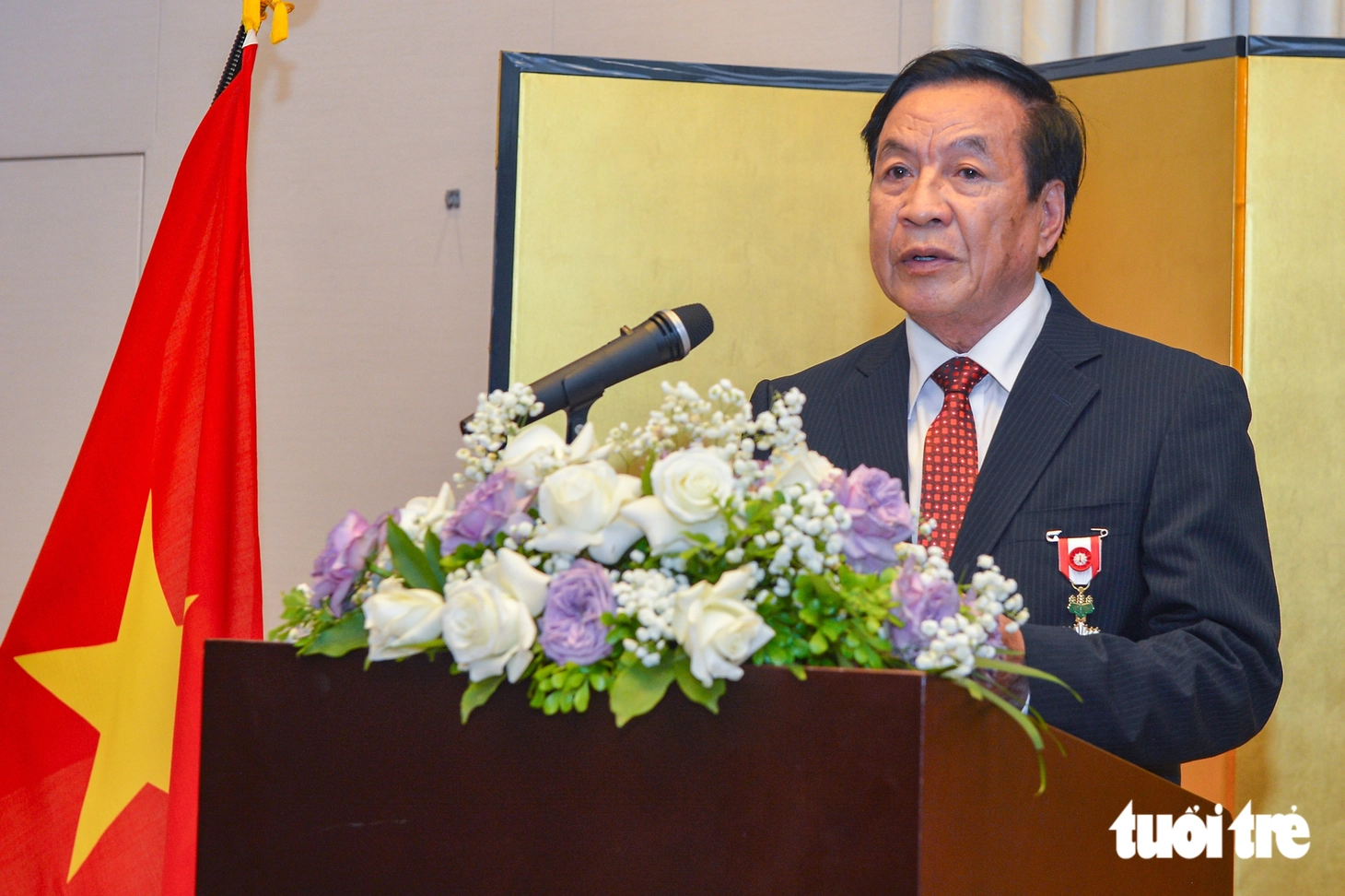 Từ sinh viên sang Triều Tiên học tiếng Nhật đến người thầy nhận Huân chương Mặt trời mọc - Ảnh 2.